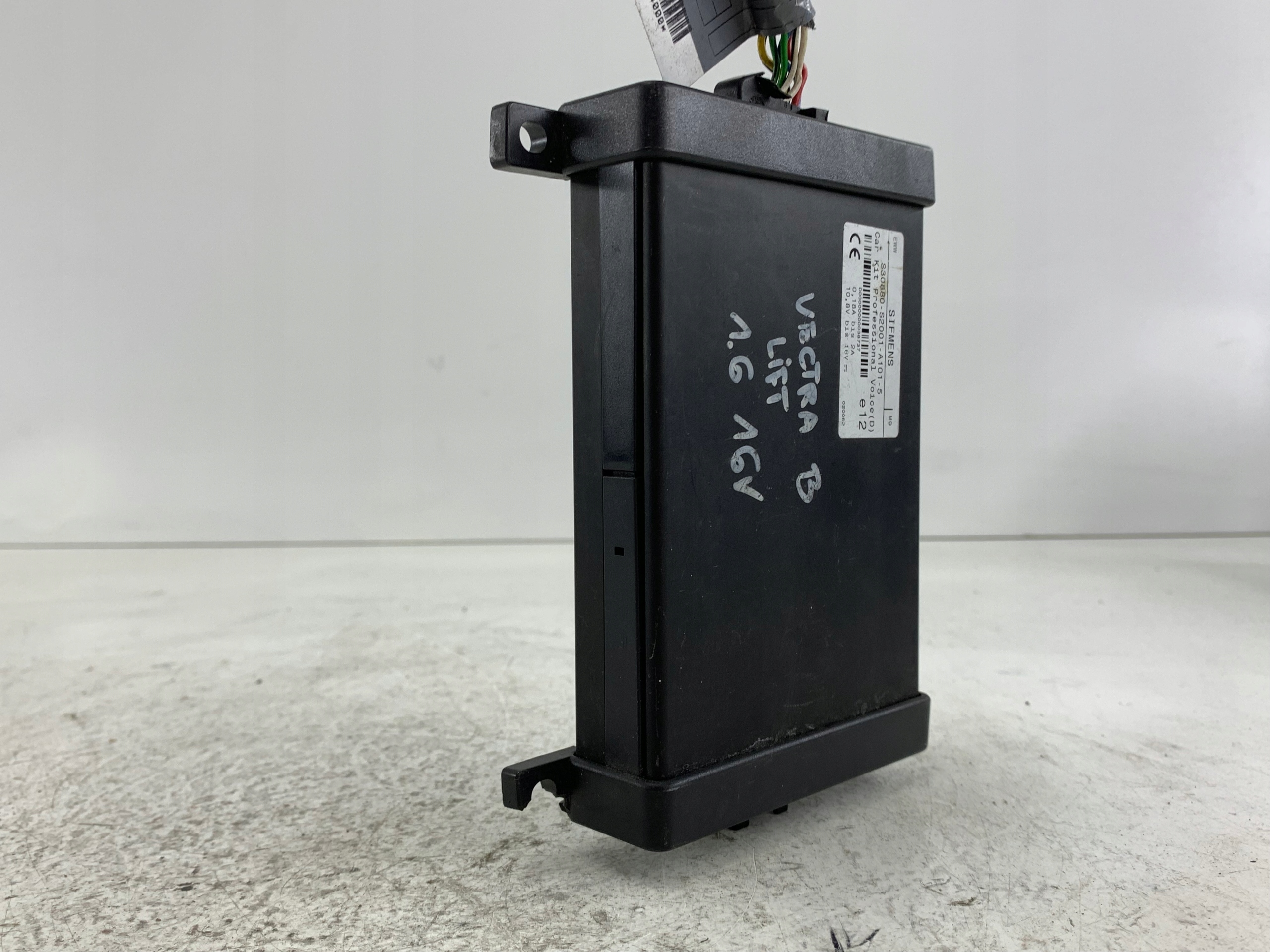 OPEL VECTRA B control unit module TELEFONU S30880-S2001-A101-5 SIEMENS