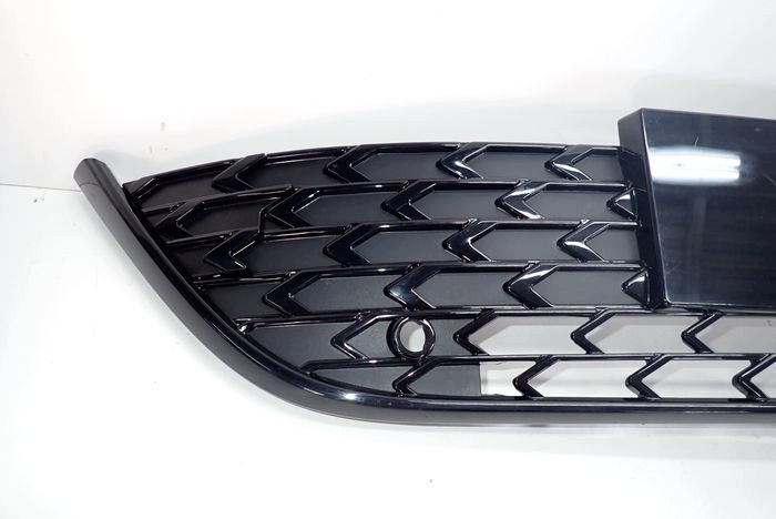 TOYOTA COROLLA E21 LIFT lüftungsgitter mitte der stoßstange 53112-02E20