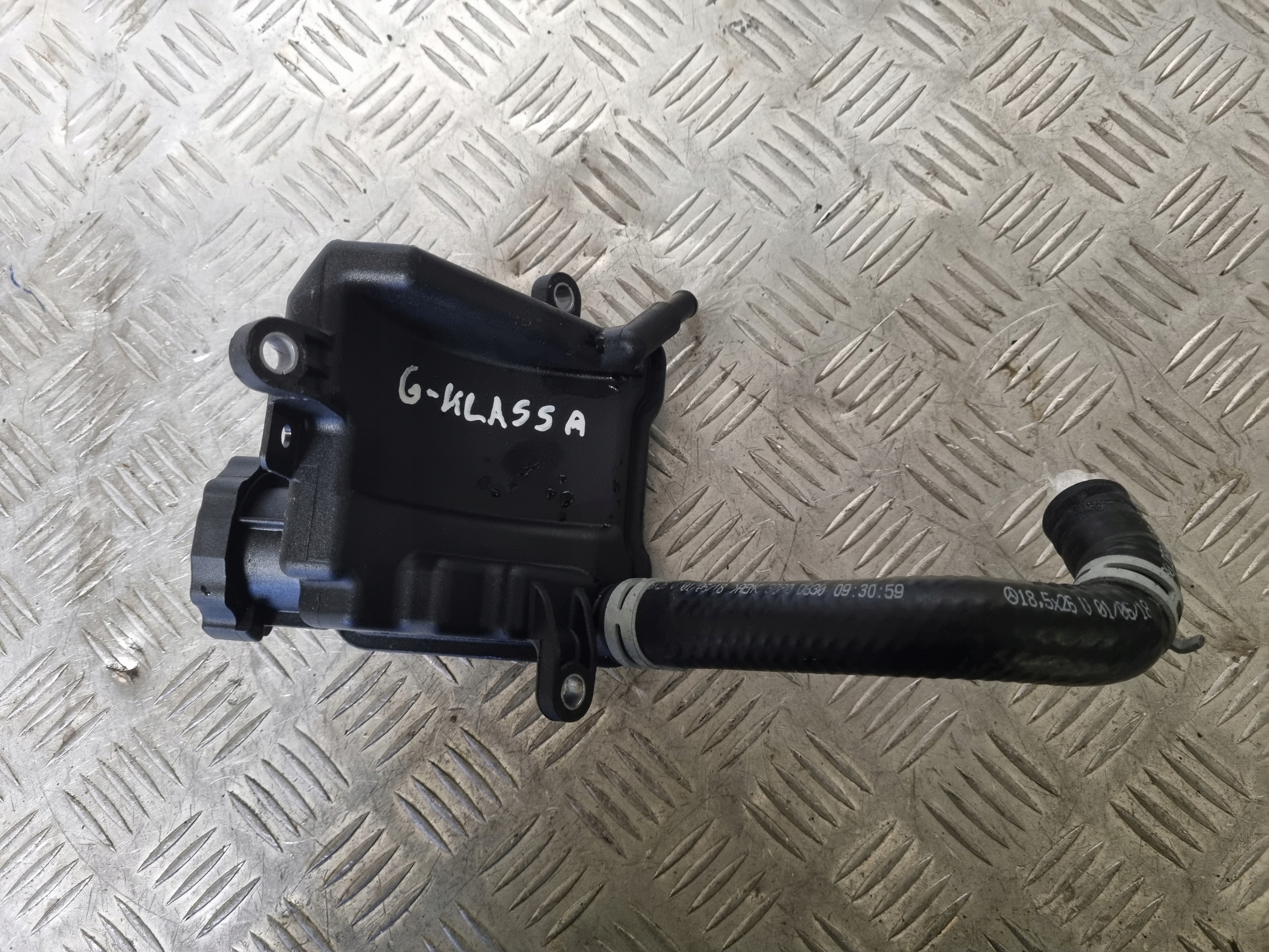 MERCEDES G KLASA 350 CDI ZBIORNICZEK WSPOMAGANIA Part manufacturer Mercedes Benz original OE
