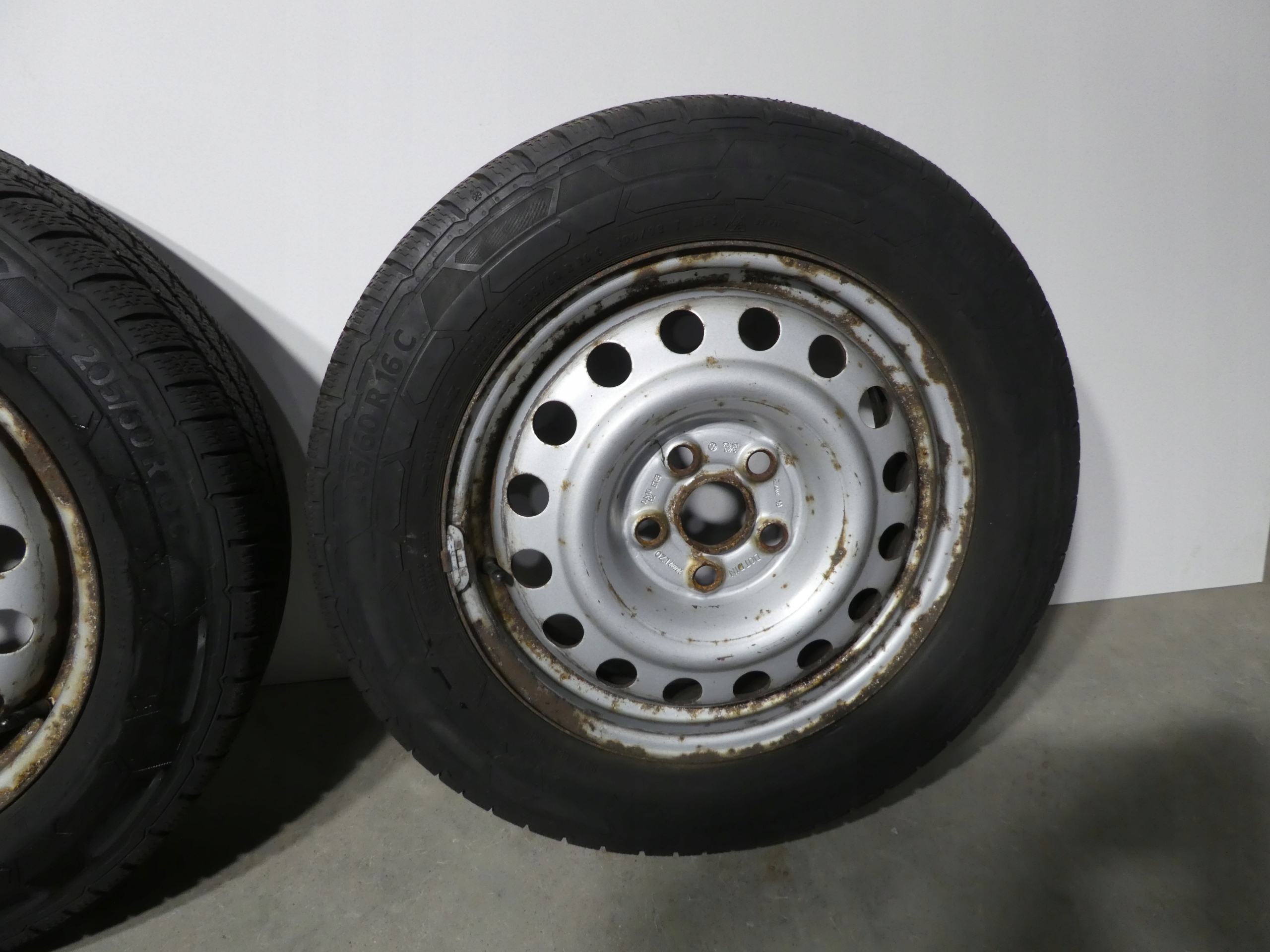 2X wheels discs tyres 7D0601027C VW T4 205/60/16C 2018R