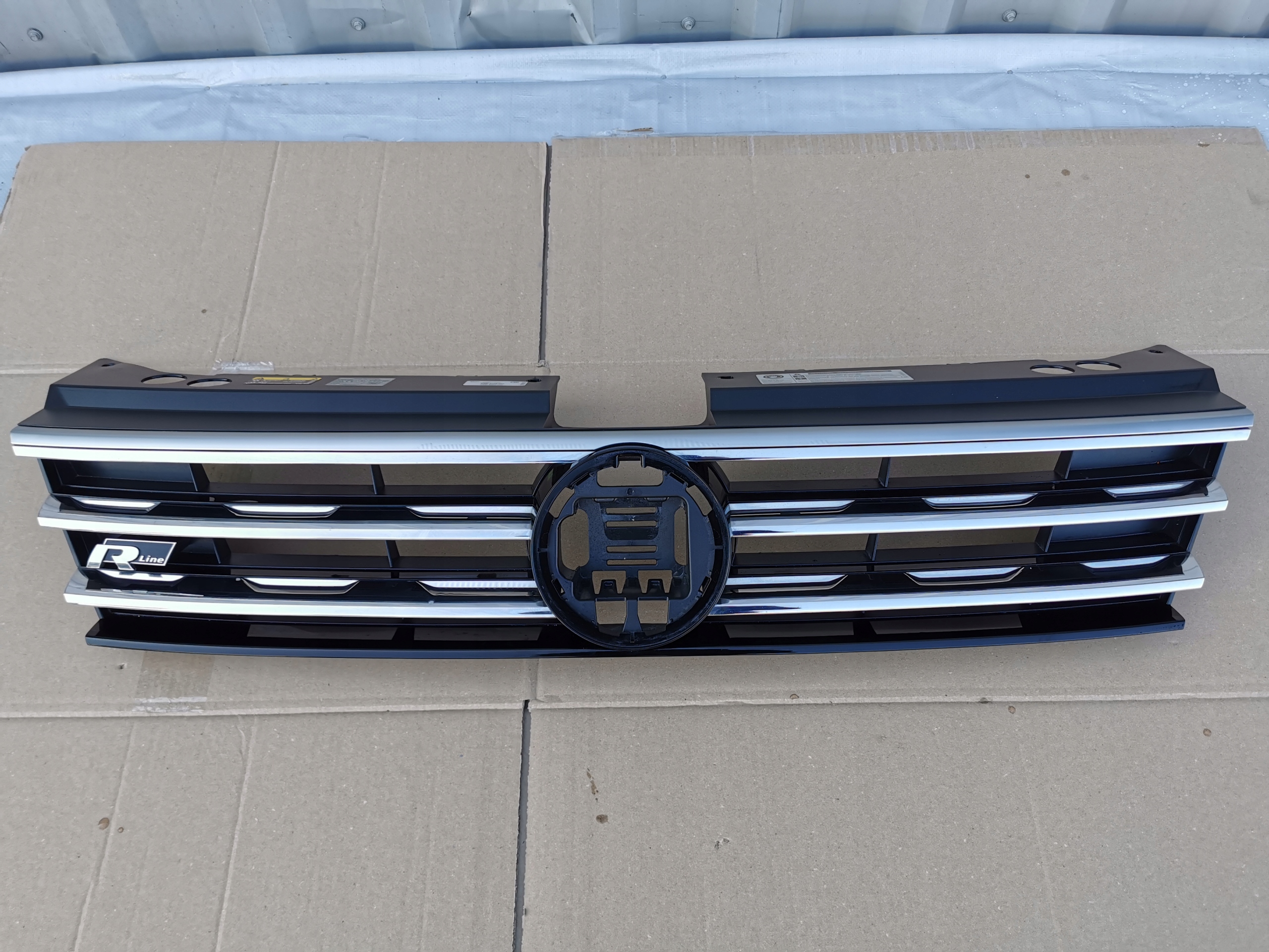 VW Tiguan Kühlergrill FRONTGRILL Kühlergitter 5NA853653B - Thumbnail 1