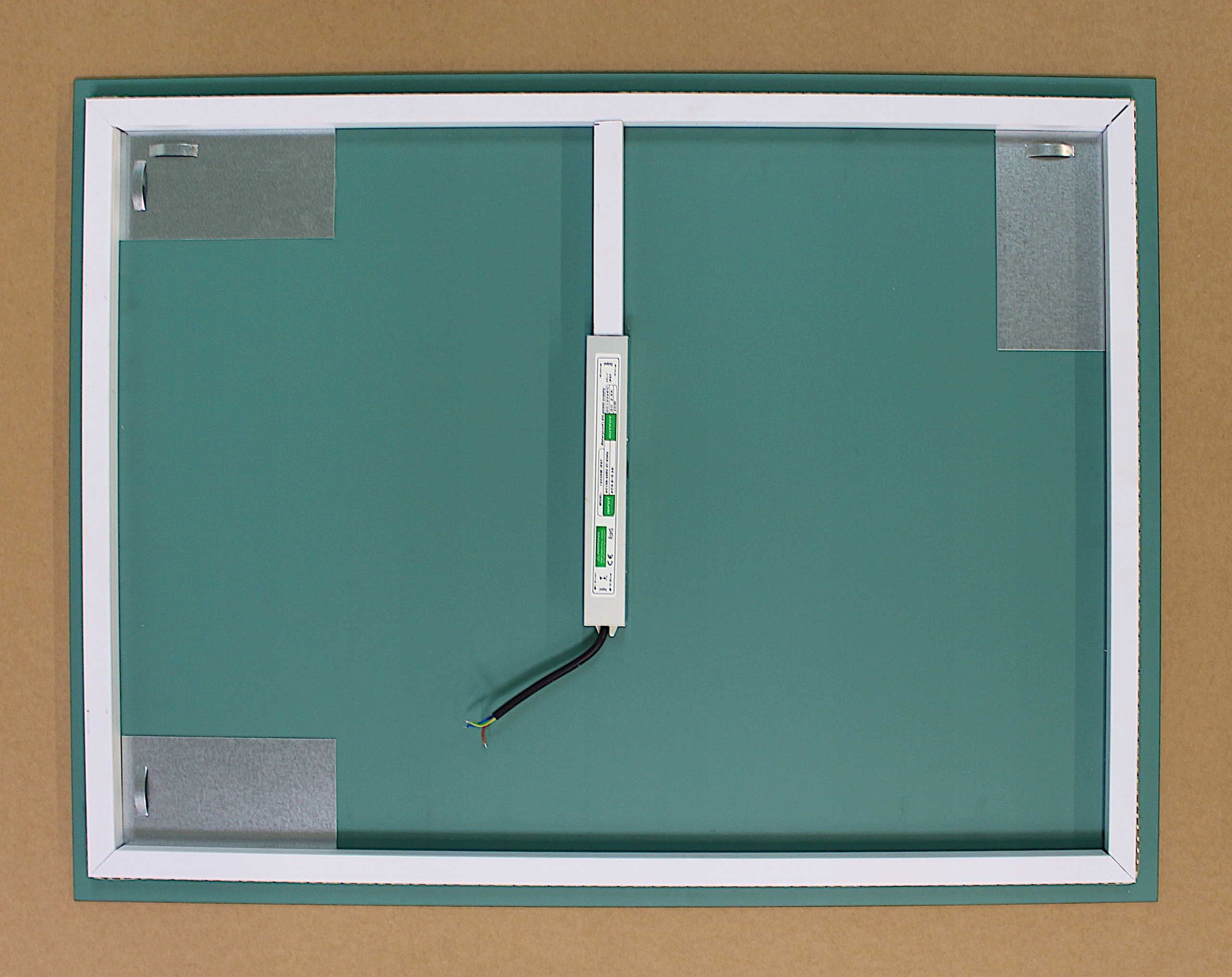 LUSTRO PODŚWIETLANE LED 60 x 80 cm BORNEO Typ lustra ścienne