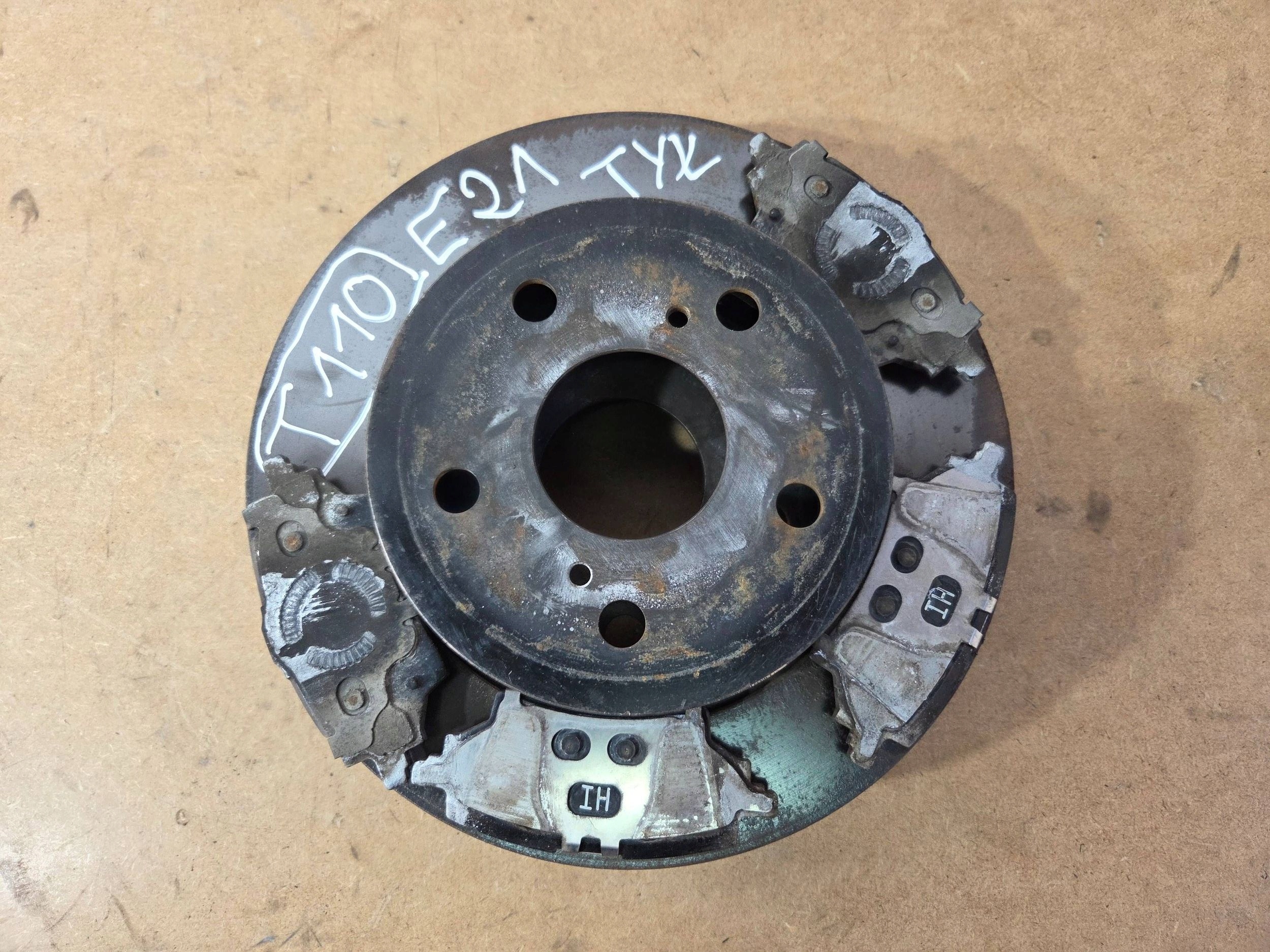 Toyota Corolla E21 discs brake rear. + plates (T110)