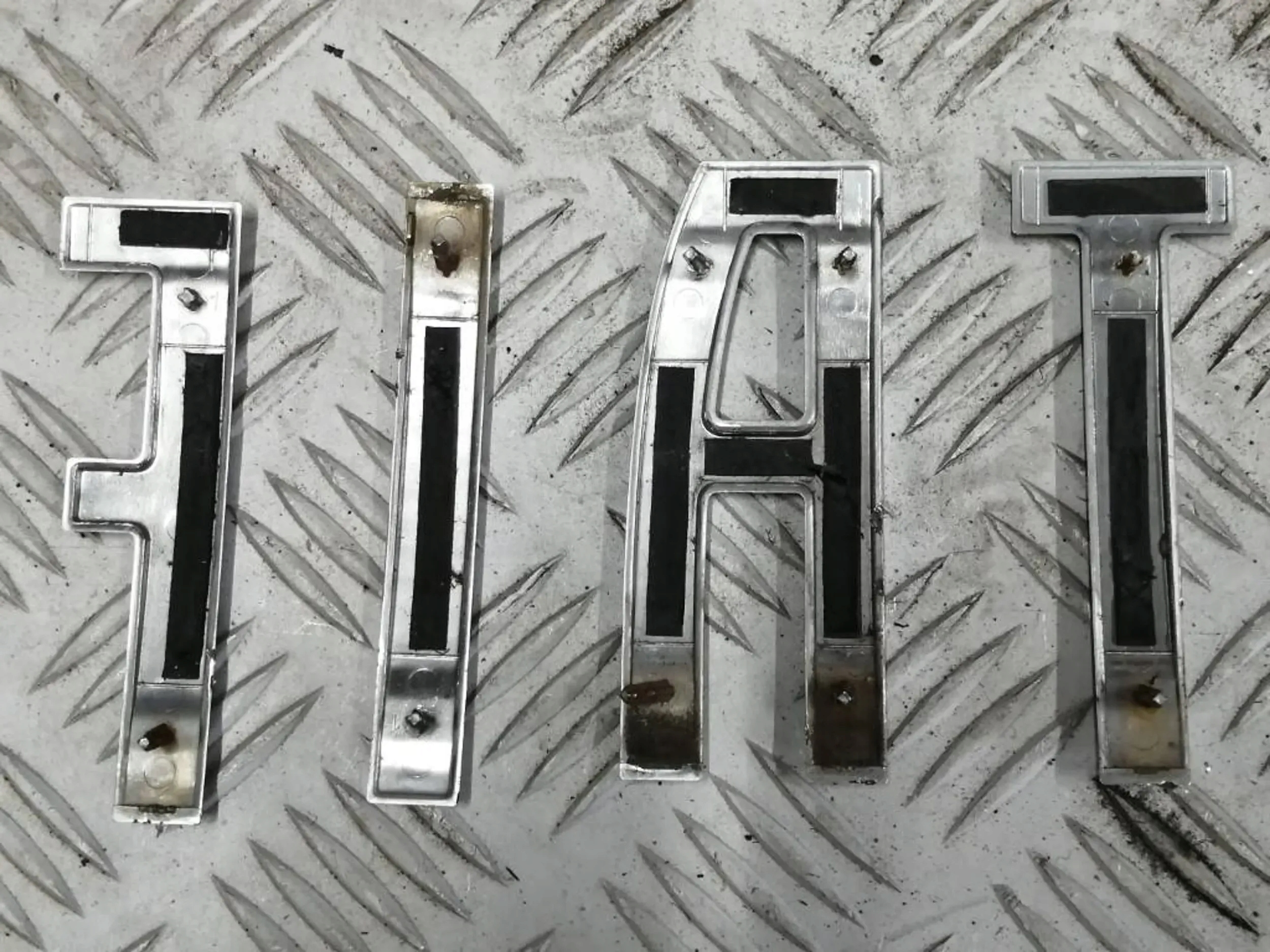 FIAT TIPO II LIFT ZNACZEK EMBLEMAT PRZÓD Numer katalogowy części Znaczek