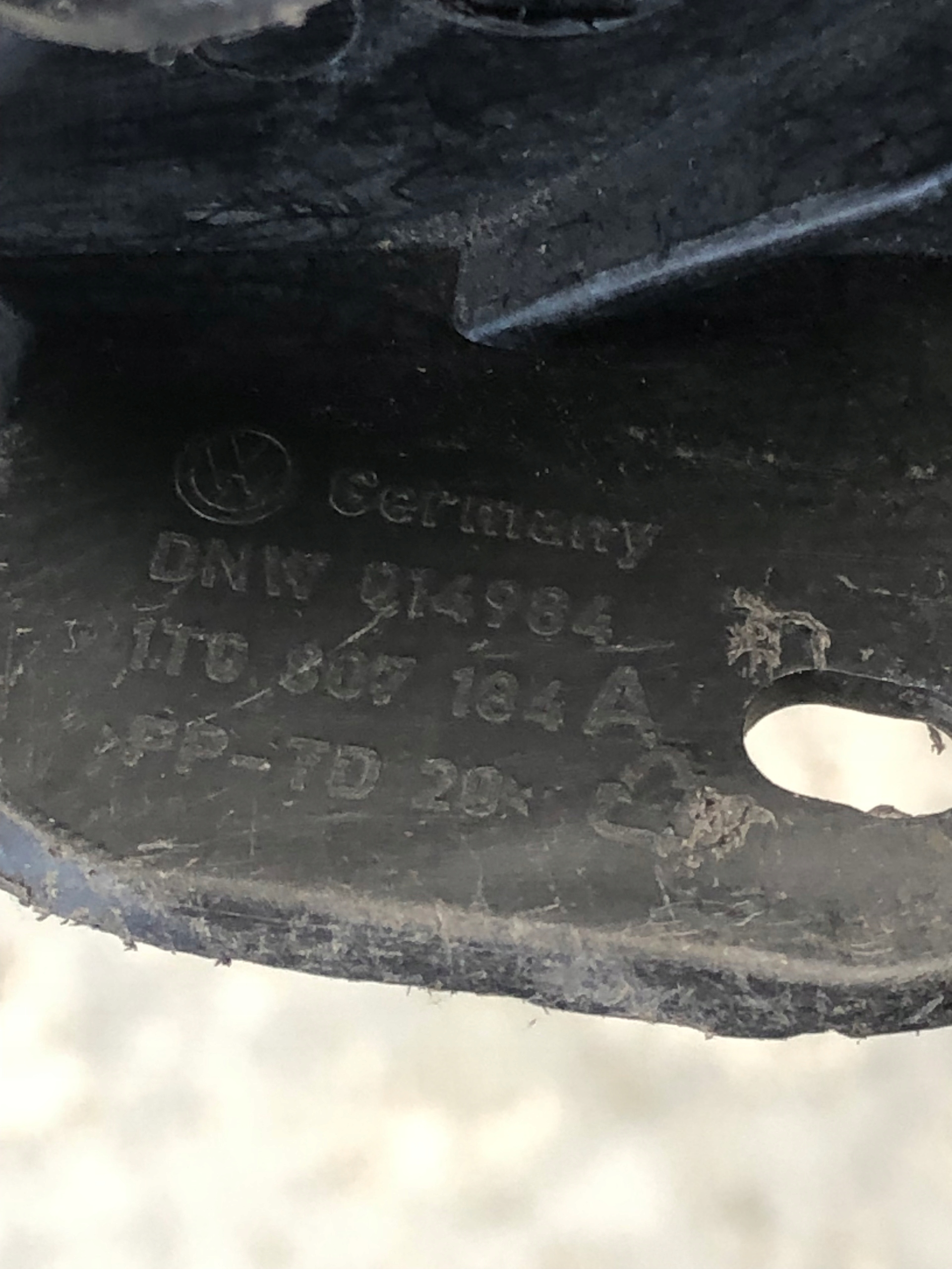 bumper bracket right front VW TOURAN 1T0807184A