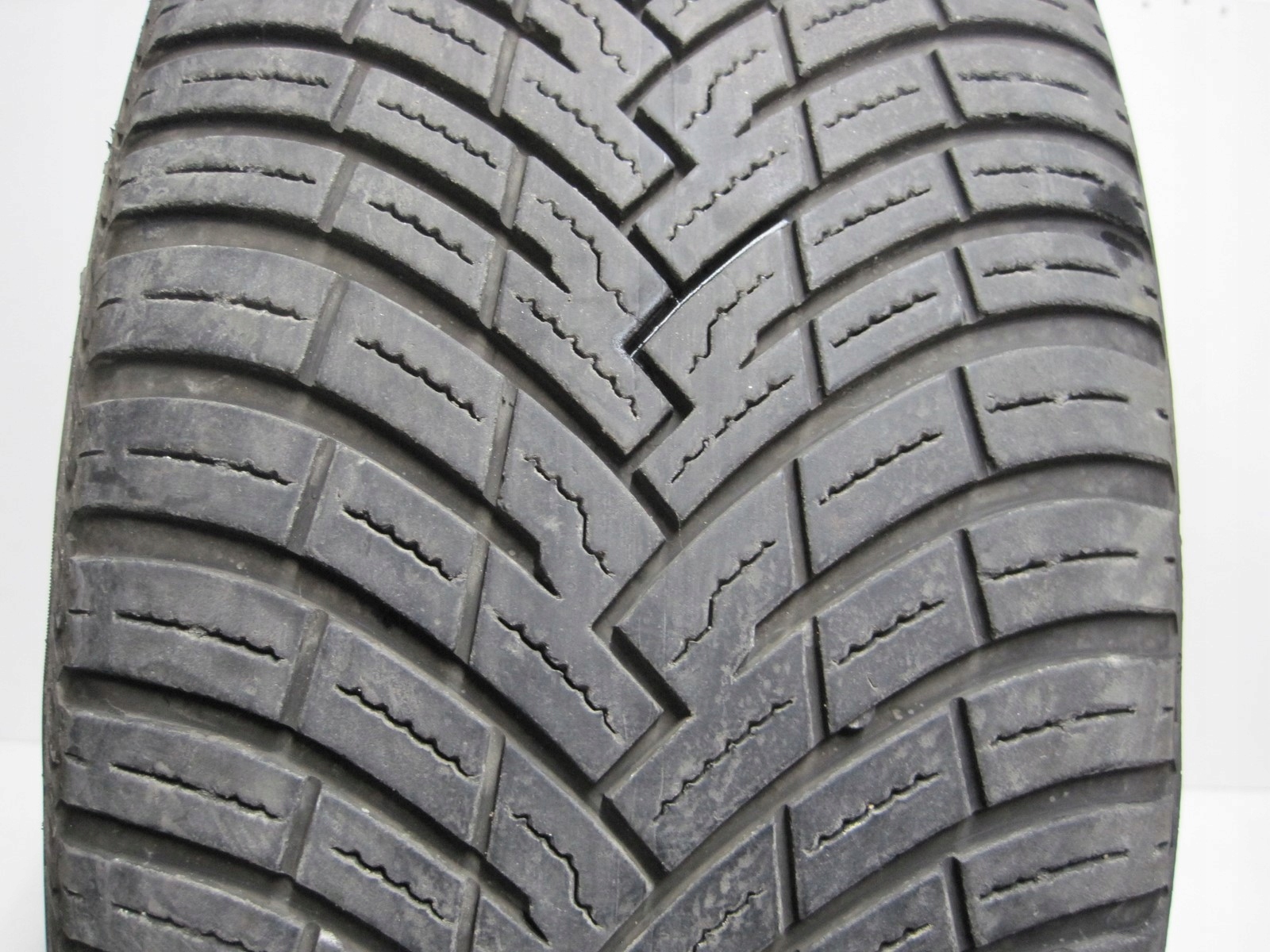 wheels discs tyres PEUGEOT 3008 II R18 M+S 5MM