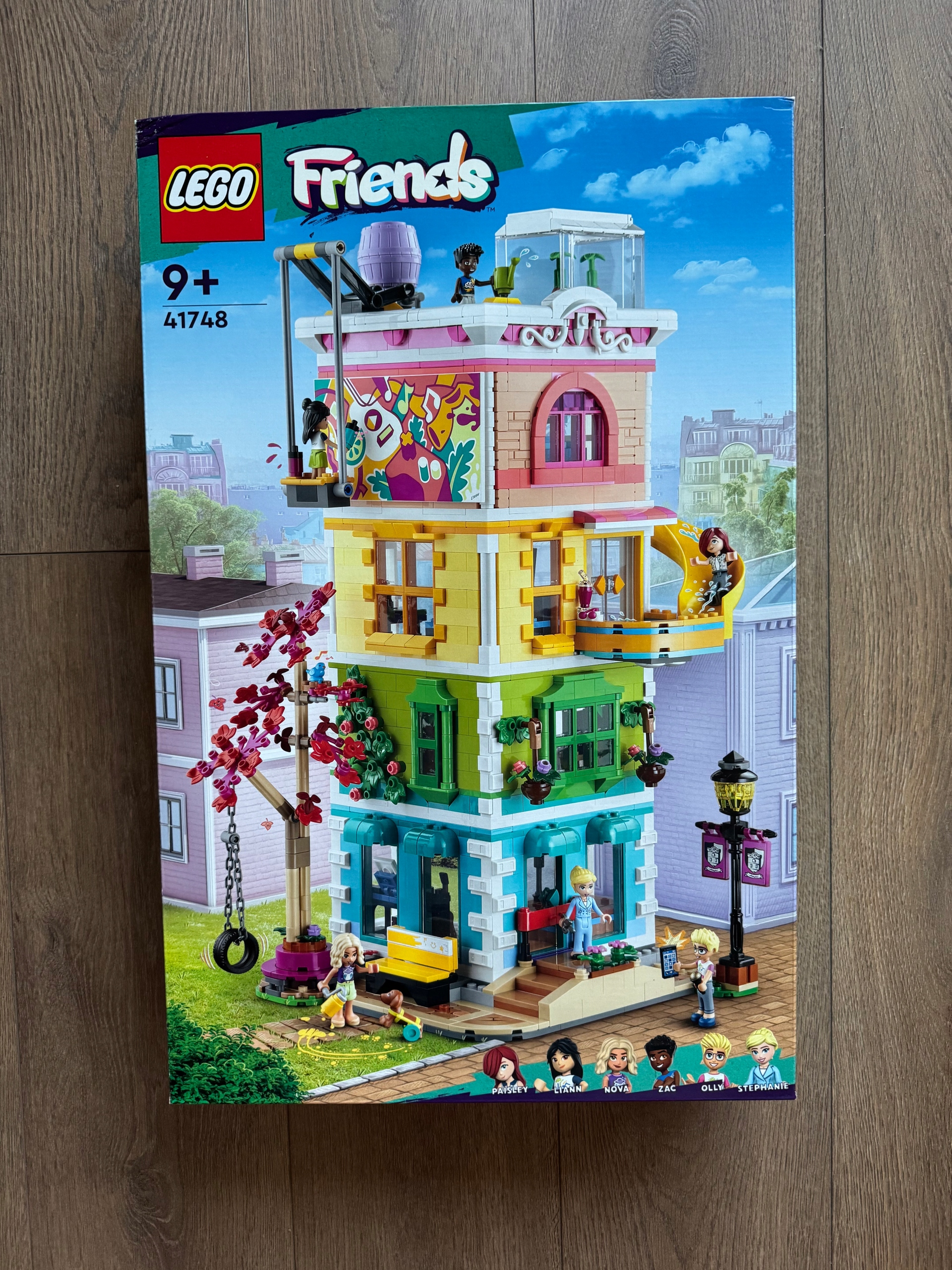 Lego Friends 41748 Dom kultury w Heartlake Uwaga Opis