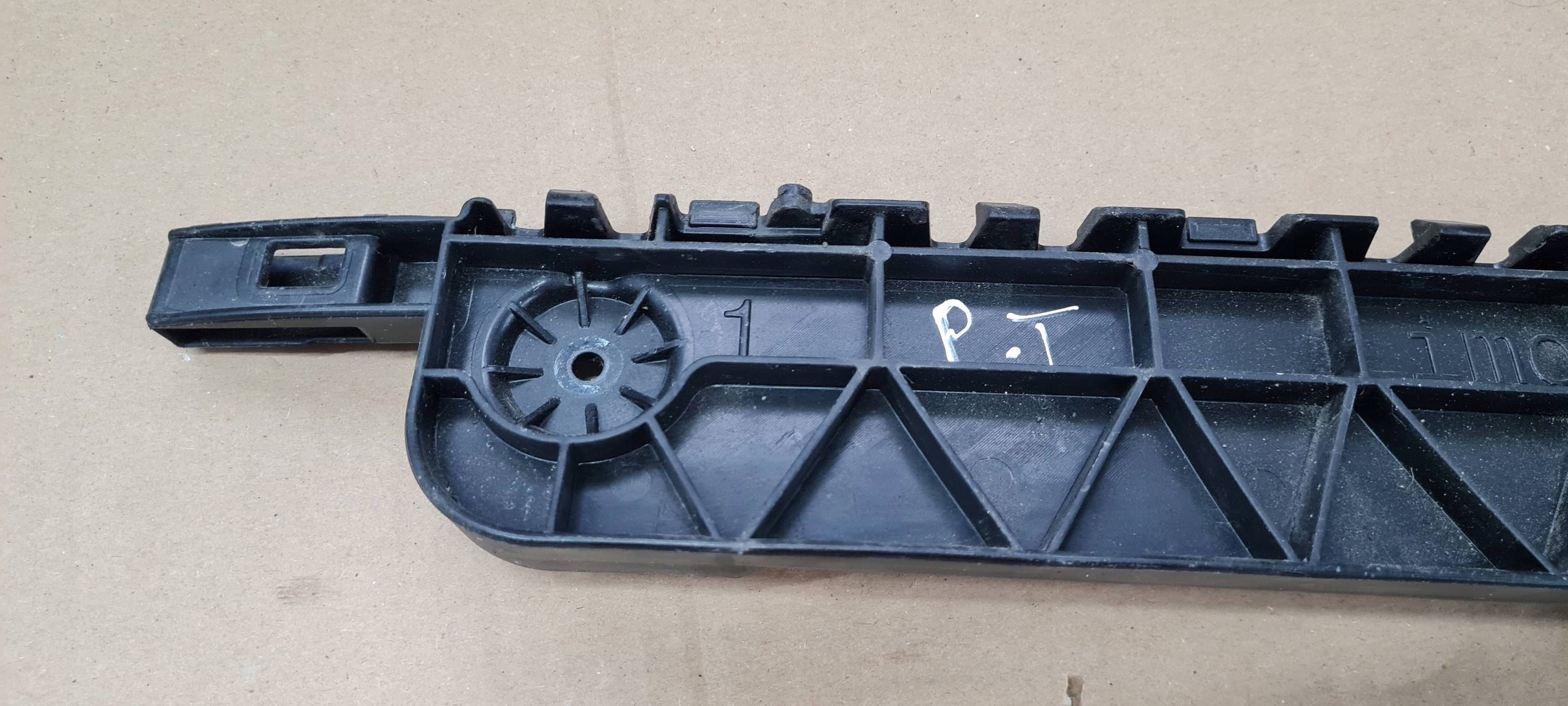 A6 C8 4K Berline Support Poignée Support plaque Pare choc Arrière 4K5807454 23R