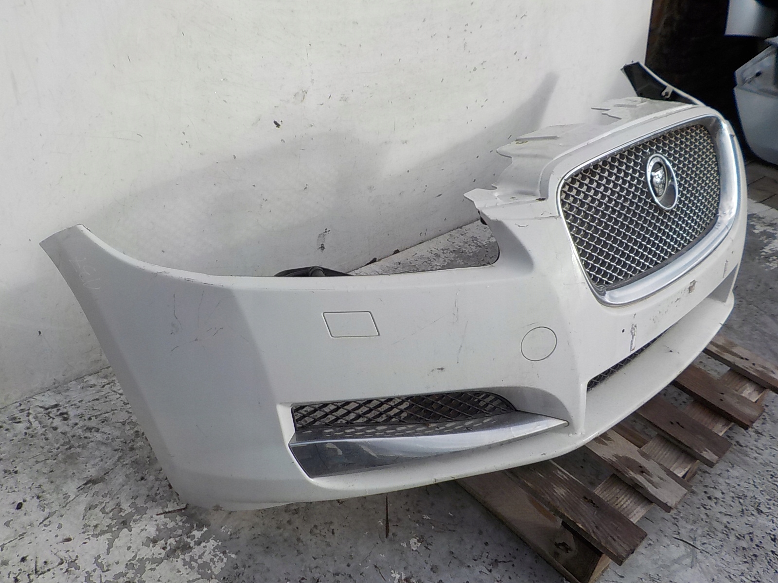 137 JAGUAR XF X250 LIFT bumper front front