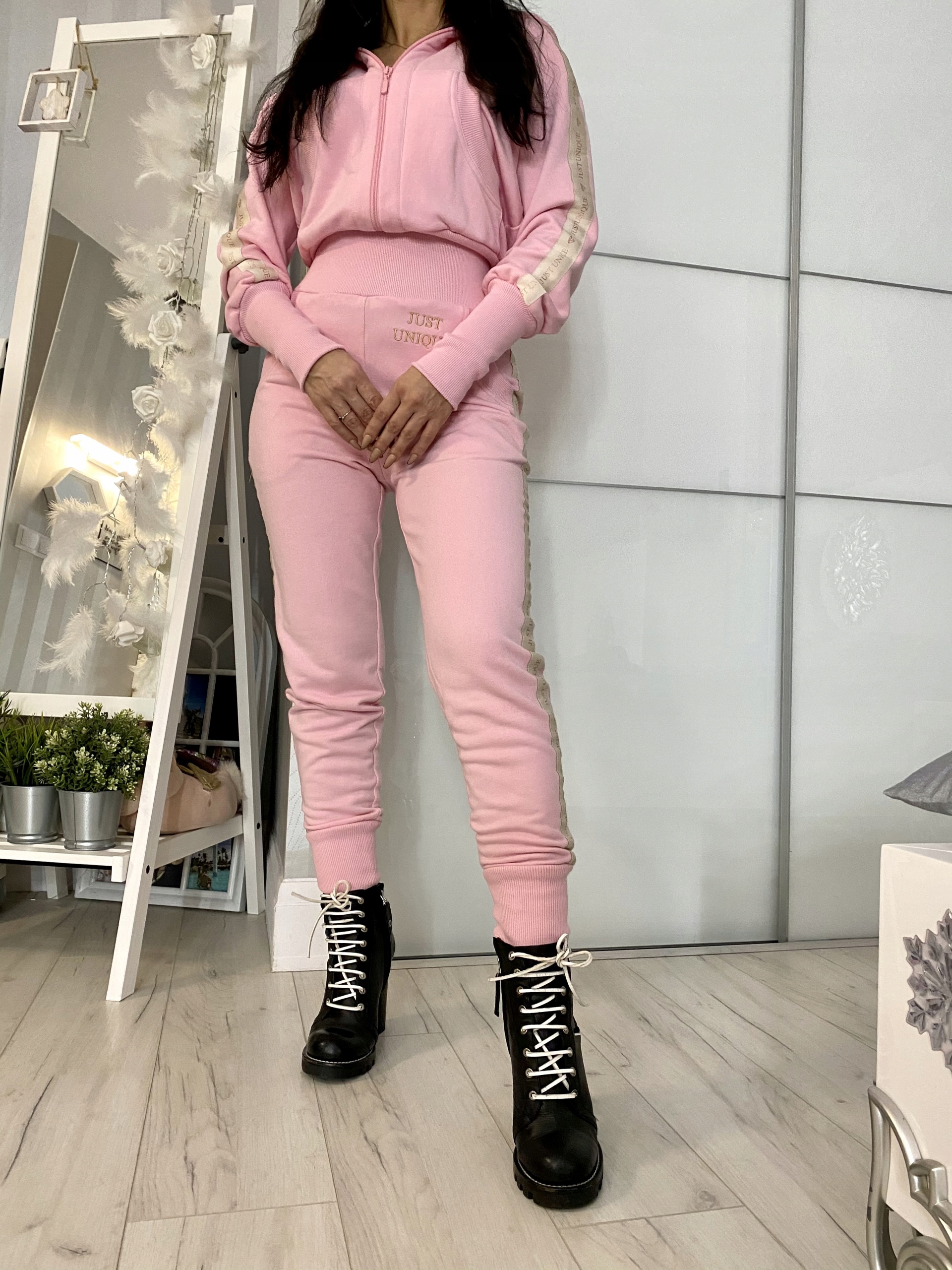 NOVA SET PINK - różowy komplet dresowy Just Unique M/L Rozmiar M/L