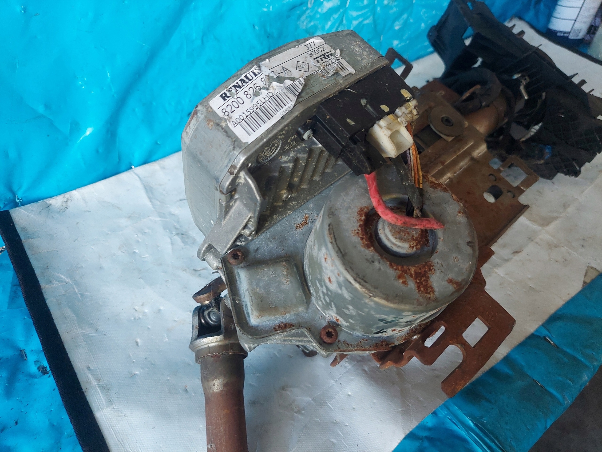 Lenkung elektrisch CLIO III 8200826807A