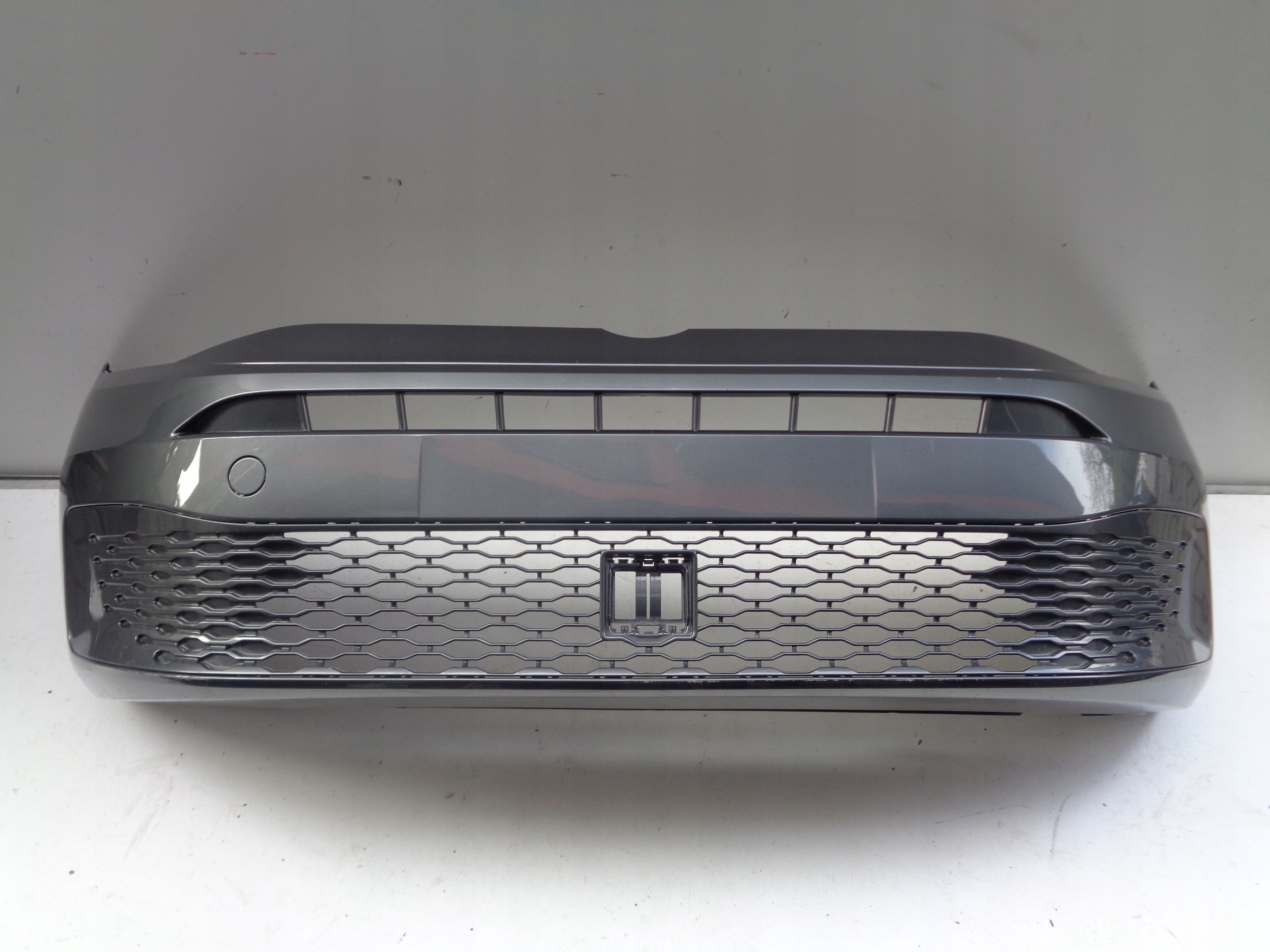 БАМПЕР ПЕРЕДНІЙ VW CADDY 2Kk7 20- НОМЕР 28915
