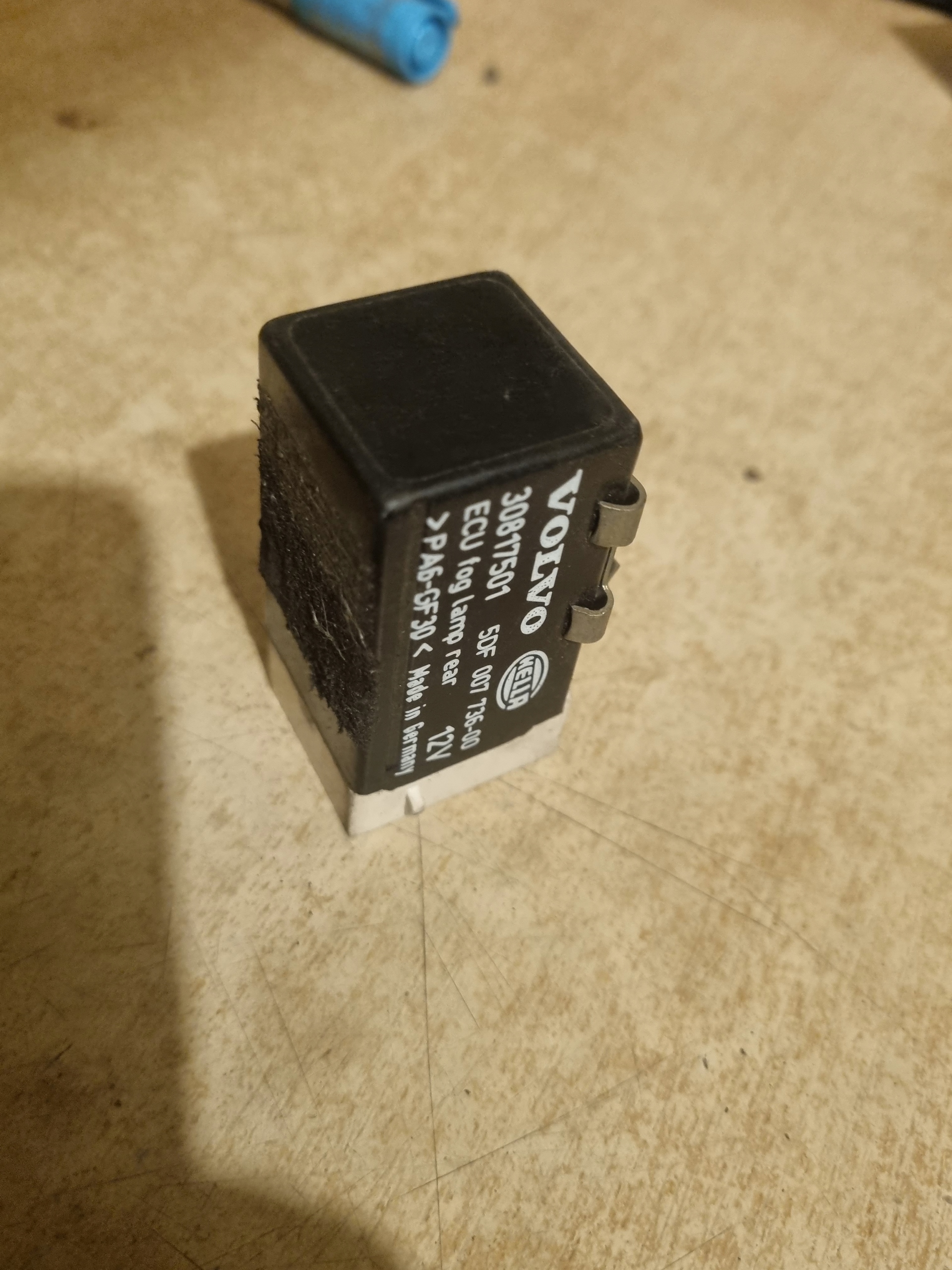 PRZEKAZNIK VOLVO S40 V40