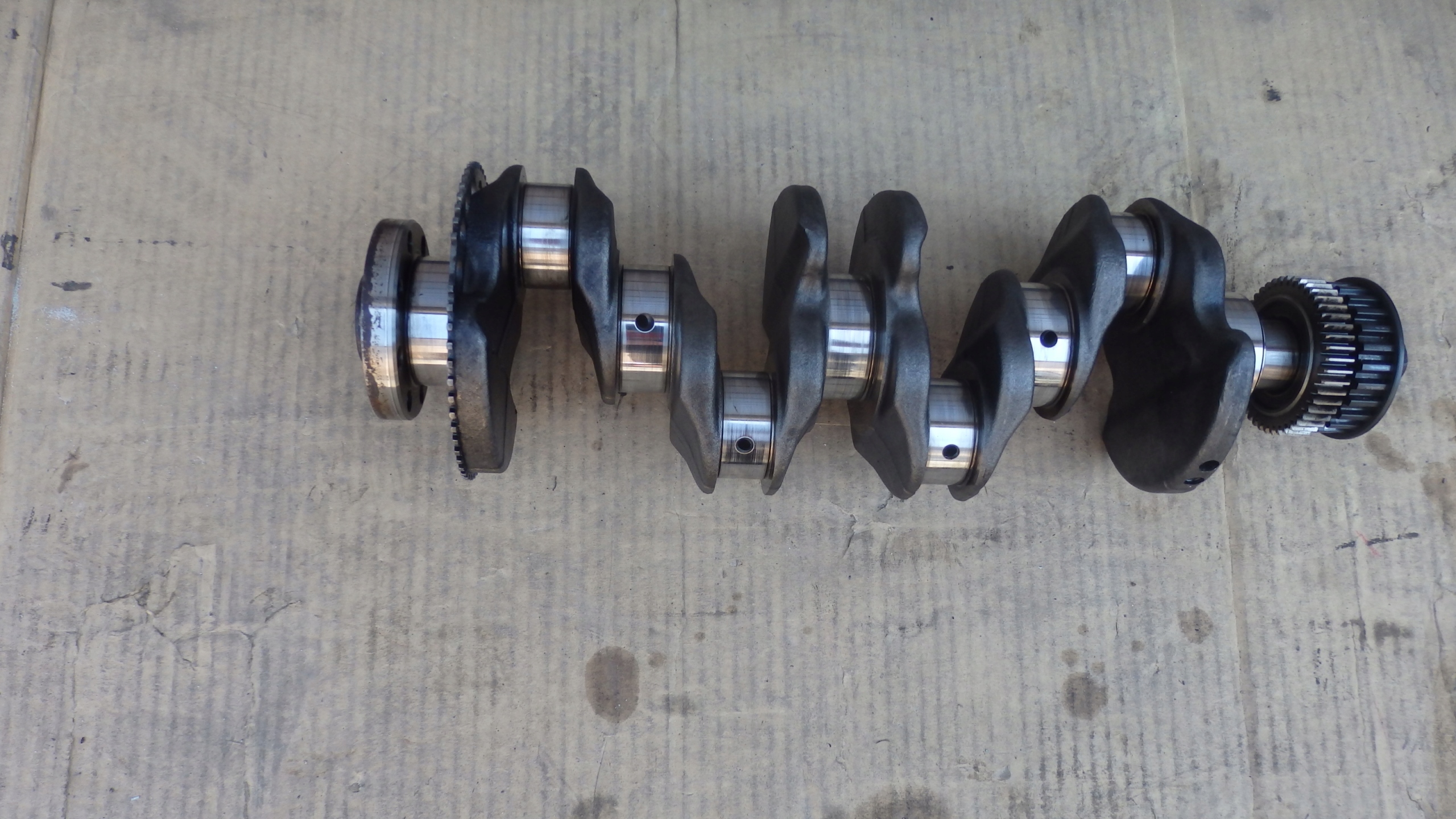 КОЛІНЧАСТИЙ ВАЛ FORD TRANSIT CUSTOM 2.0 TDCI ECOBLUE