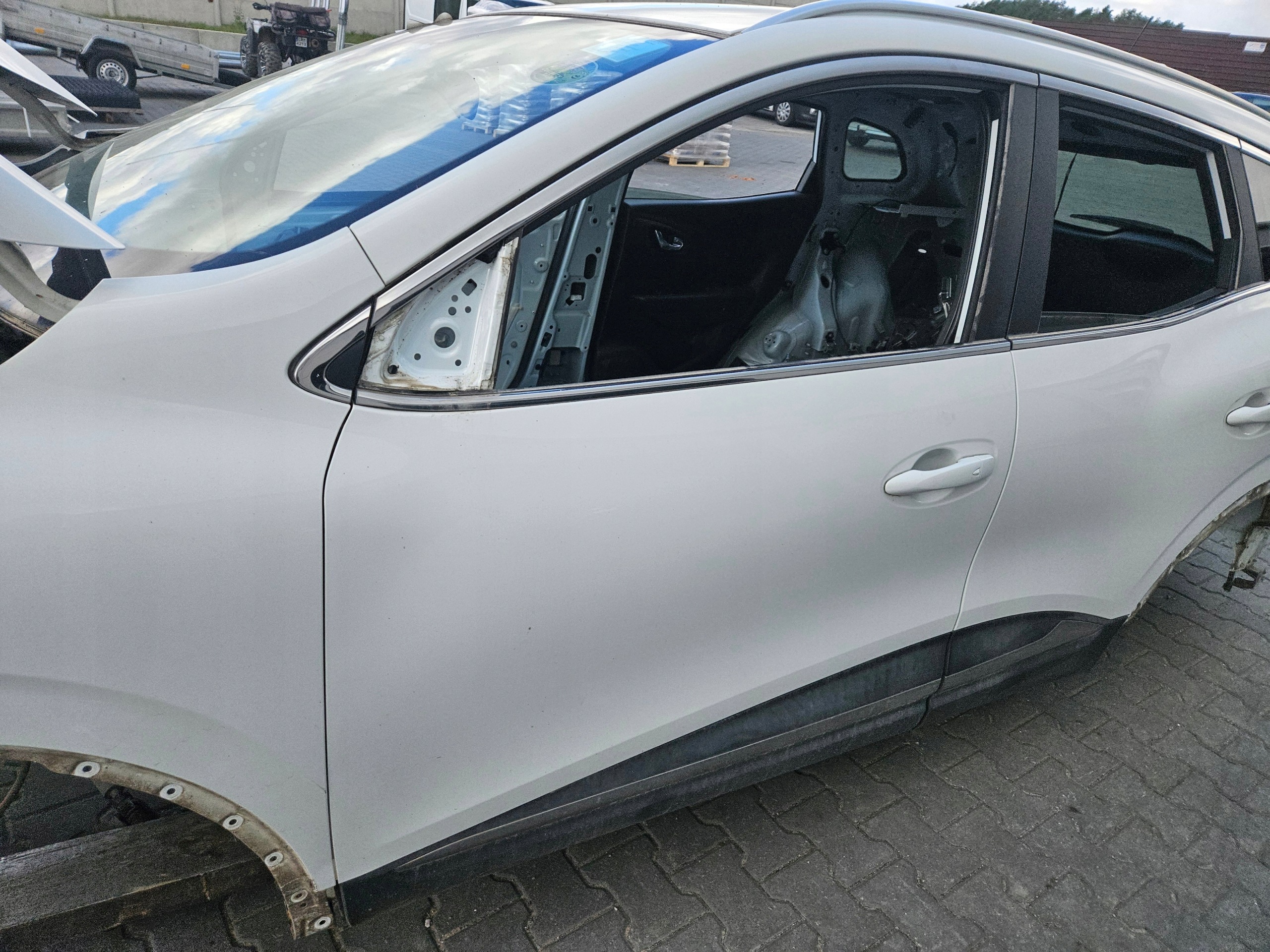 door left front RENAULT KADJAR (2015-2018) code LAKIERU OV369