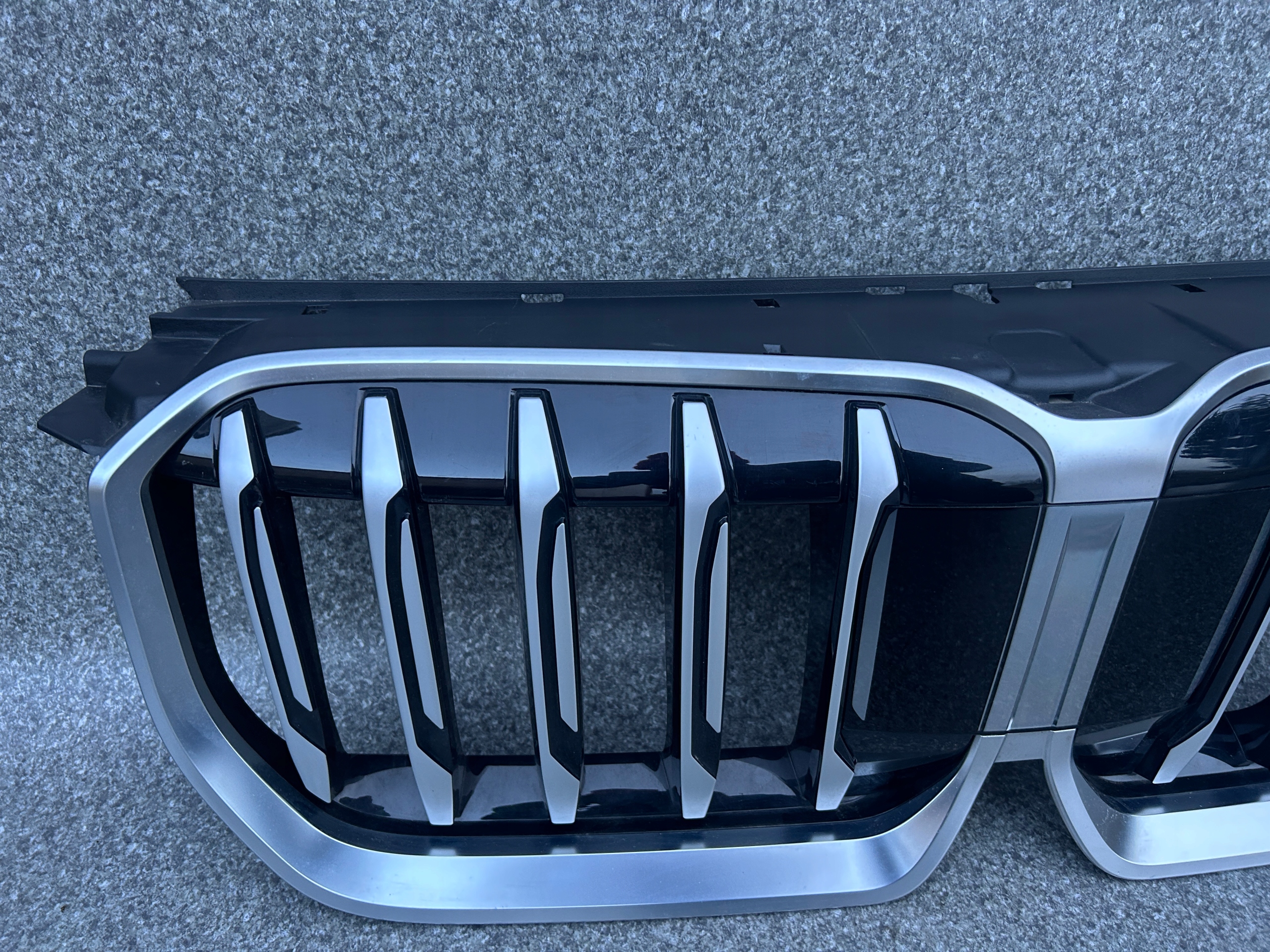 BMW X1 U11 Kühlergrill FRONTGRILL Kühlergitter 9880301 - Thumbnail 2