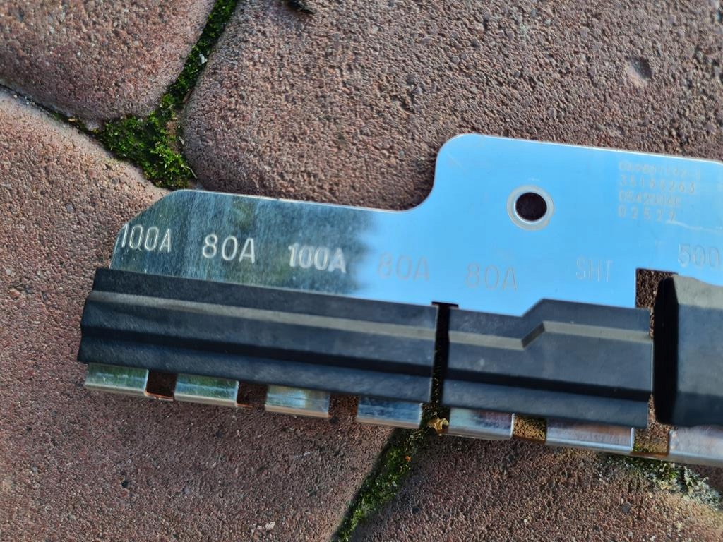 fuses contactor moulding 500A Opel Astra K V