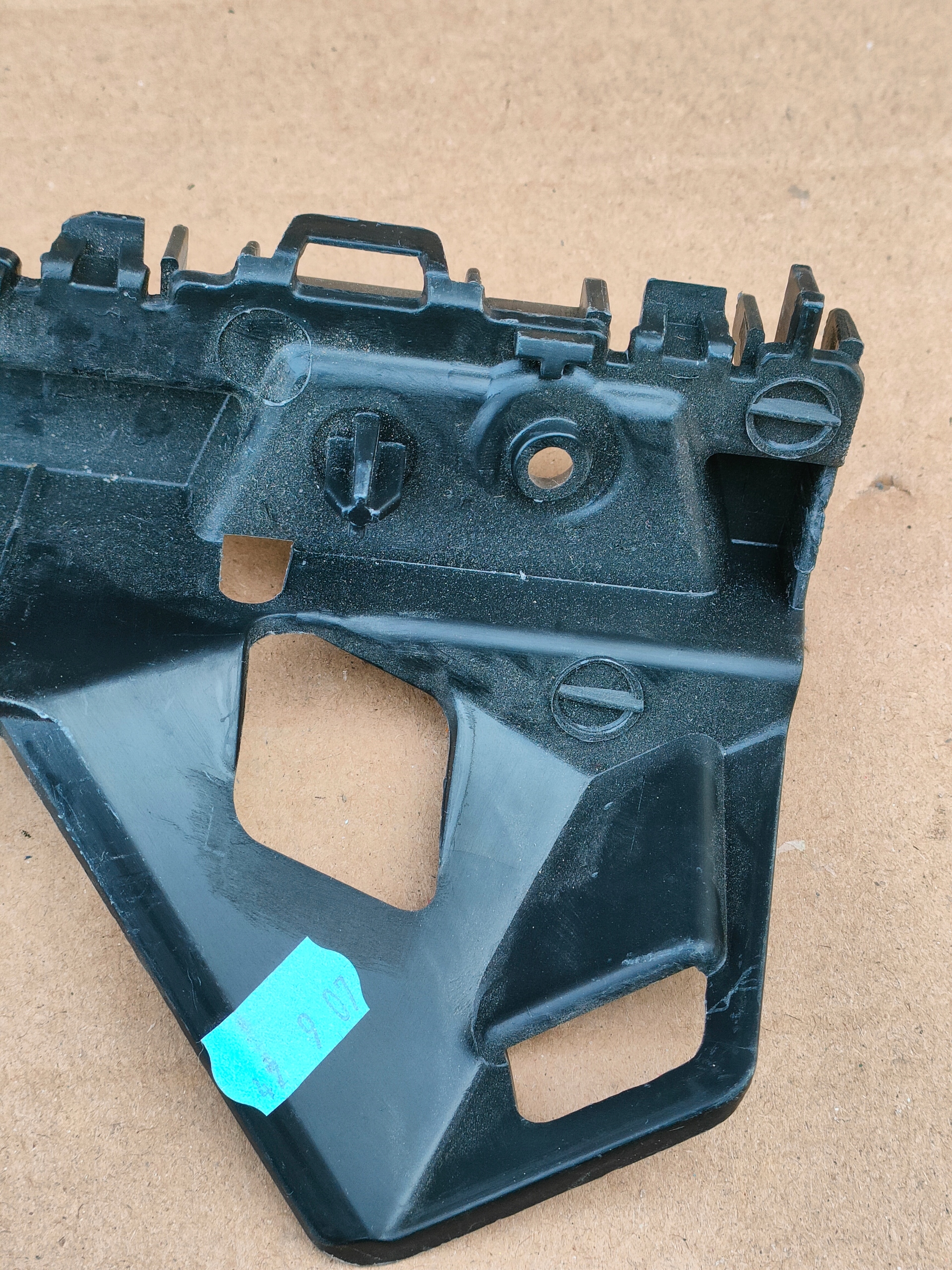 RENAULT TRAFIC III support left of a bumper front 622215320R original