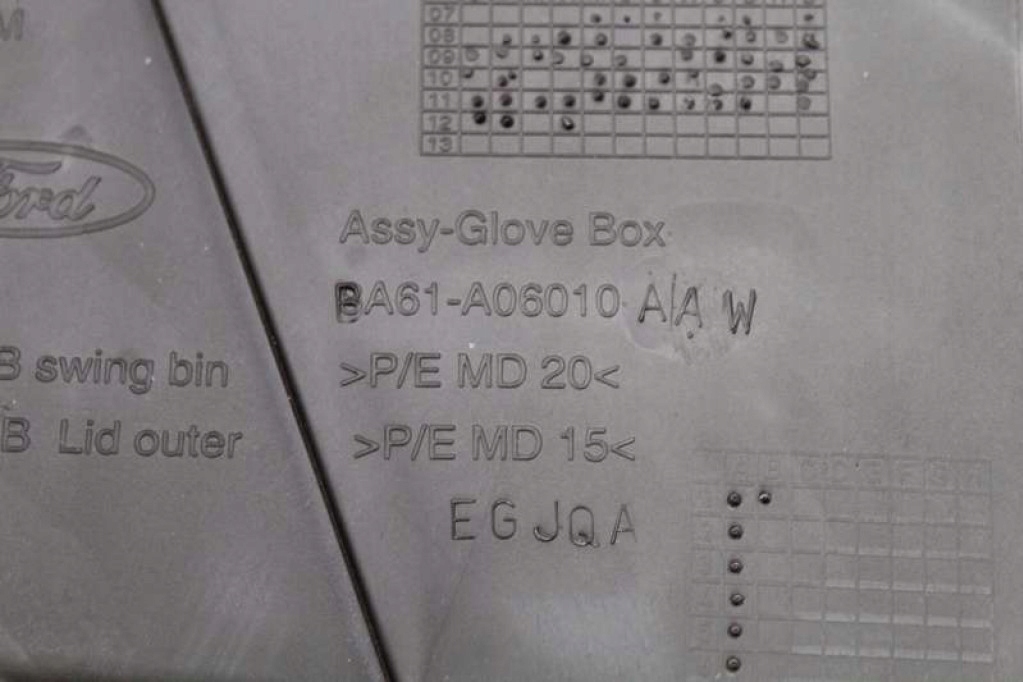 бардачок пассажира европа BA61-A06010-AAW FORD Fiesta MK7 08-17