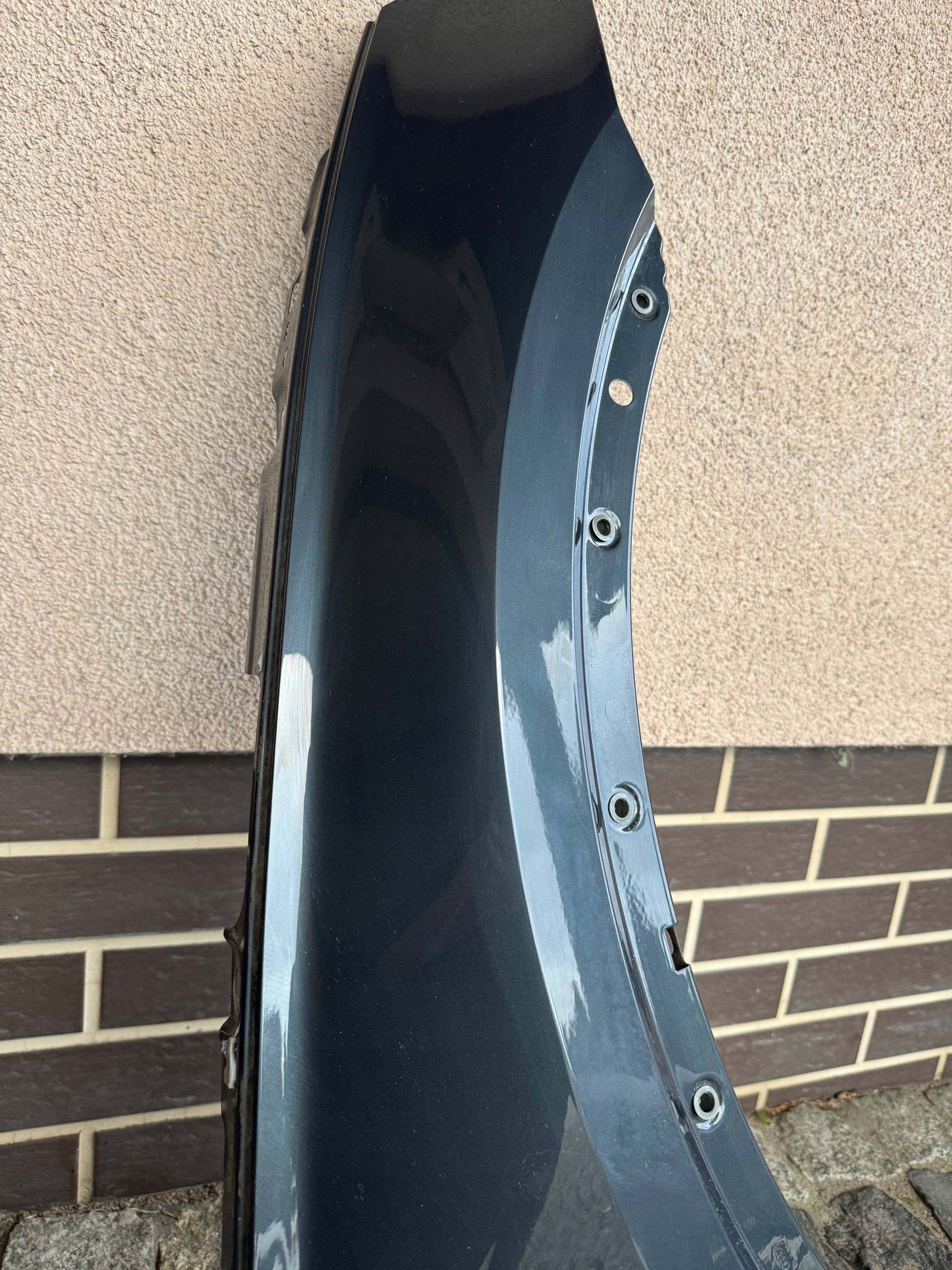 BŁOTNIK PRAWY PRZEDNI PRZÓD AUDI Q5 II 80A Strona zabudowy przód - prawa