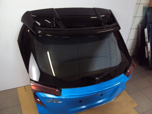 KLAPA TYŁ TYLNA KOMPLETNA TOYOTA C-HR CHR 2016- Typ samochodu Samochody osobowe