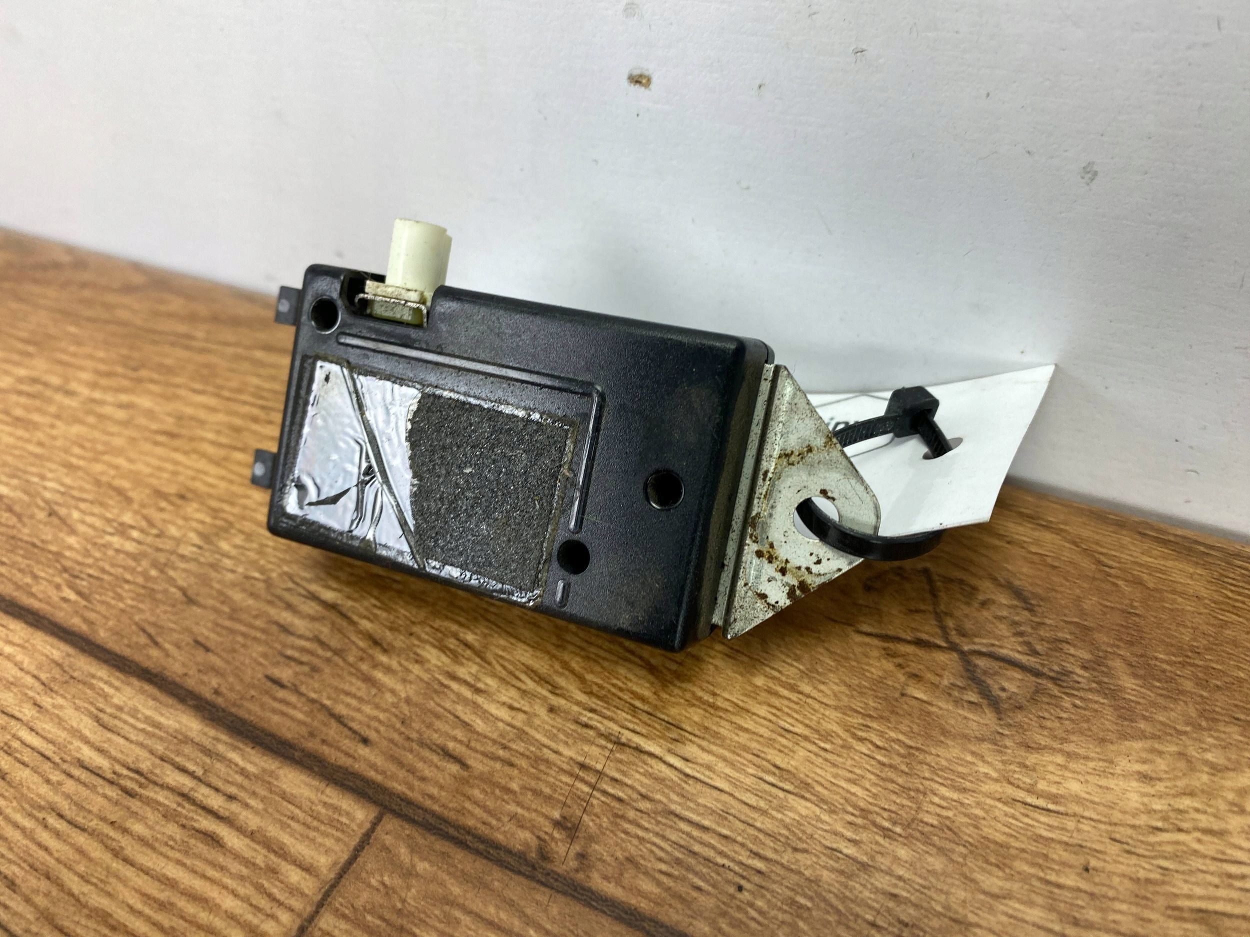 antenna amplifier Chevrolet Corvette C6 2005