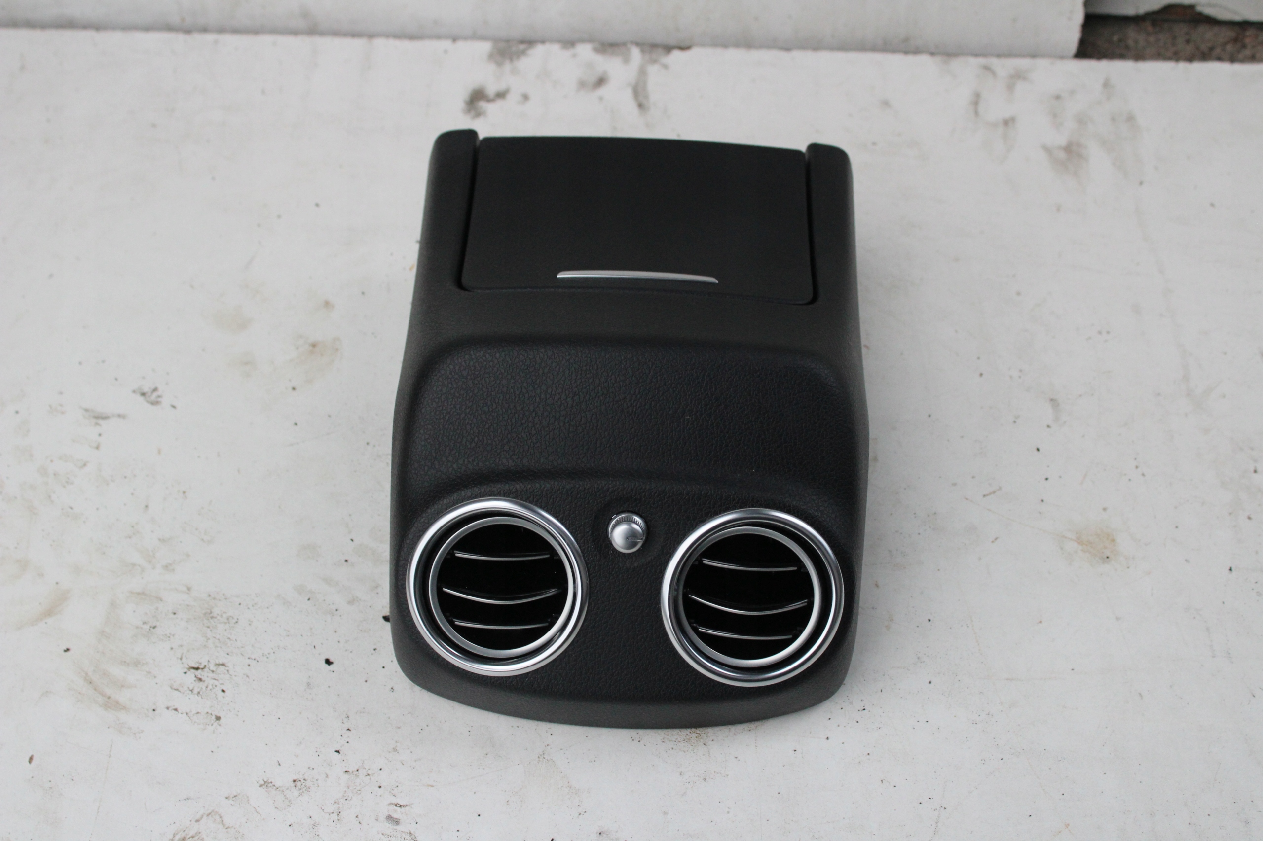 A2136805001 - ВЕНТИЛЯЦИОННЫЕ РЕШЕТКИ ЦЕНТРАЛЬНЫЙ ТУННЕЛЬ ЗАДНИЙ MERCEDES E КЛАСС