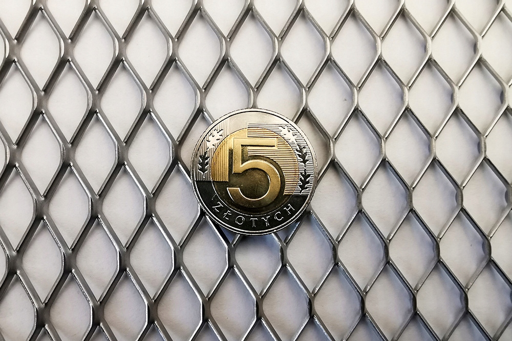 SIATKA CIĘTO CIĄGNIONA 1000 x 2000 20 X 10 X 1,5X1 Materiał stal