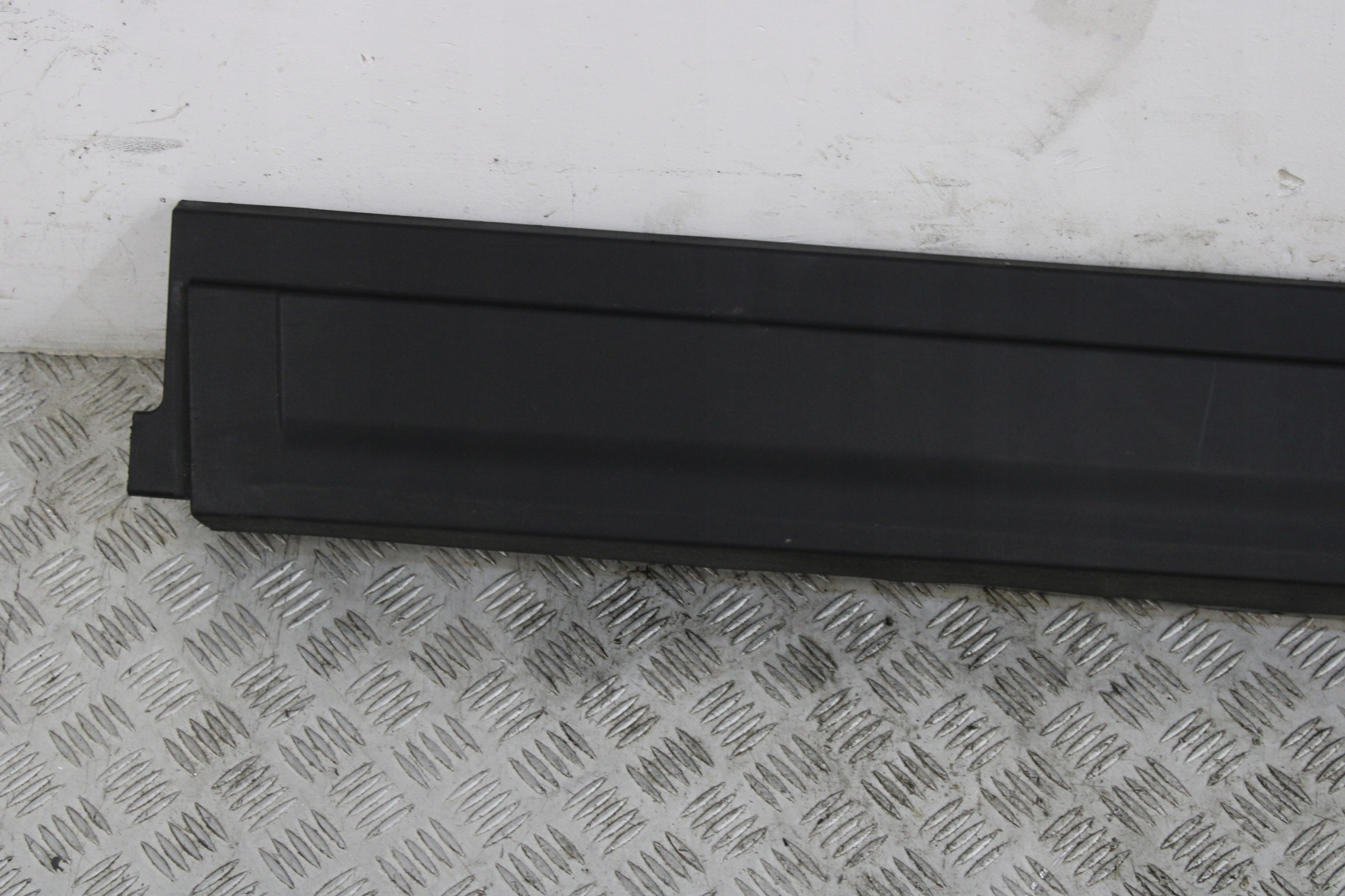 cap threshold threshold left MASERATI LEVANTE M161 670040335