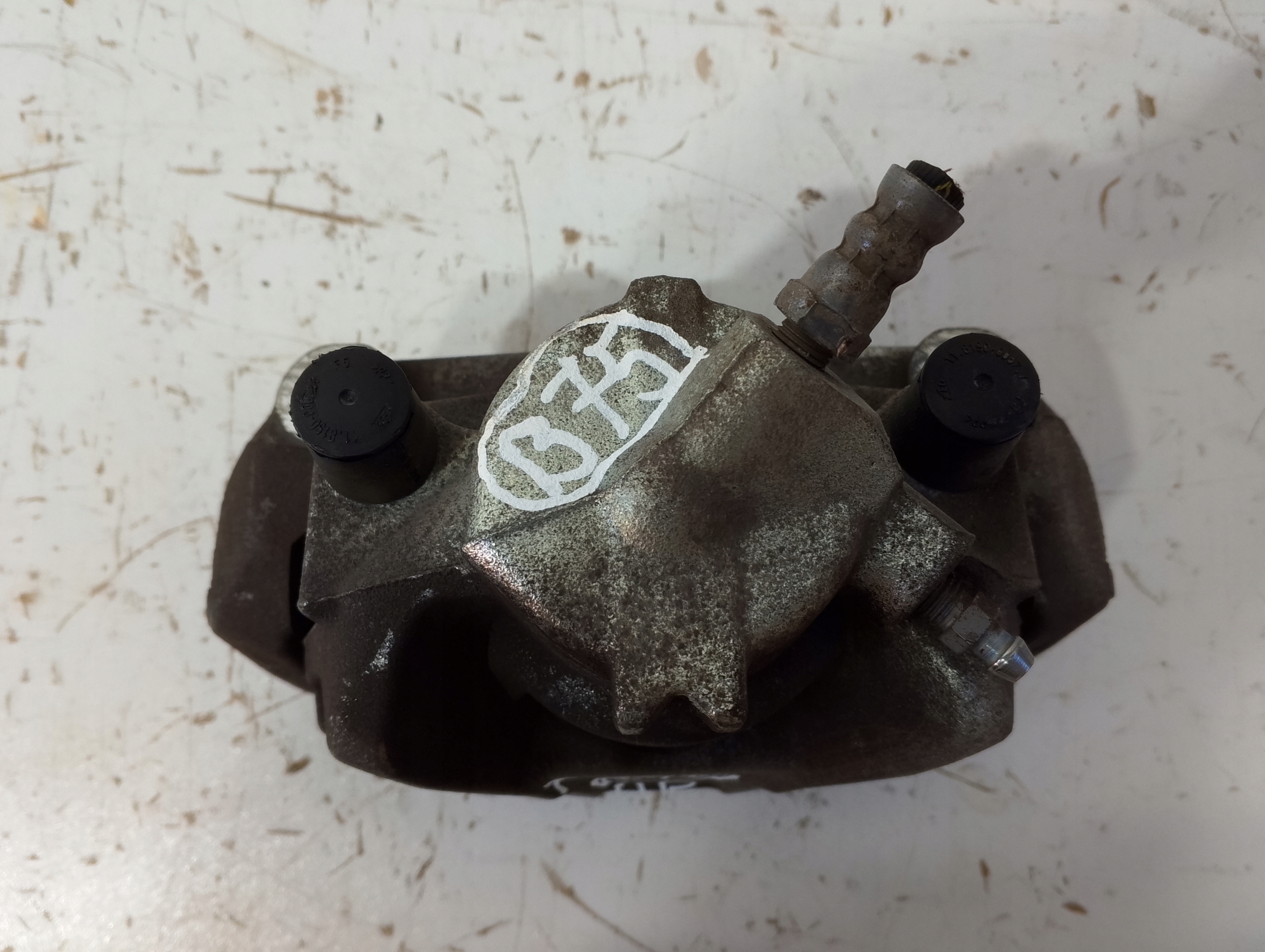 RENAULT CAPTUR and caliper brake front left 950 (B75)