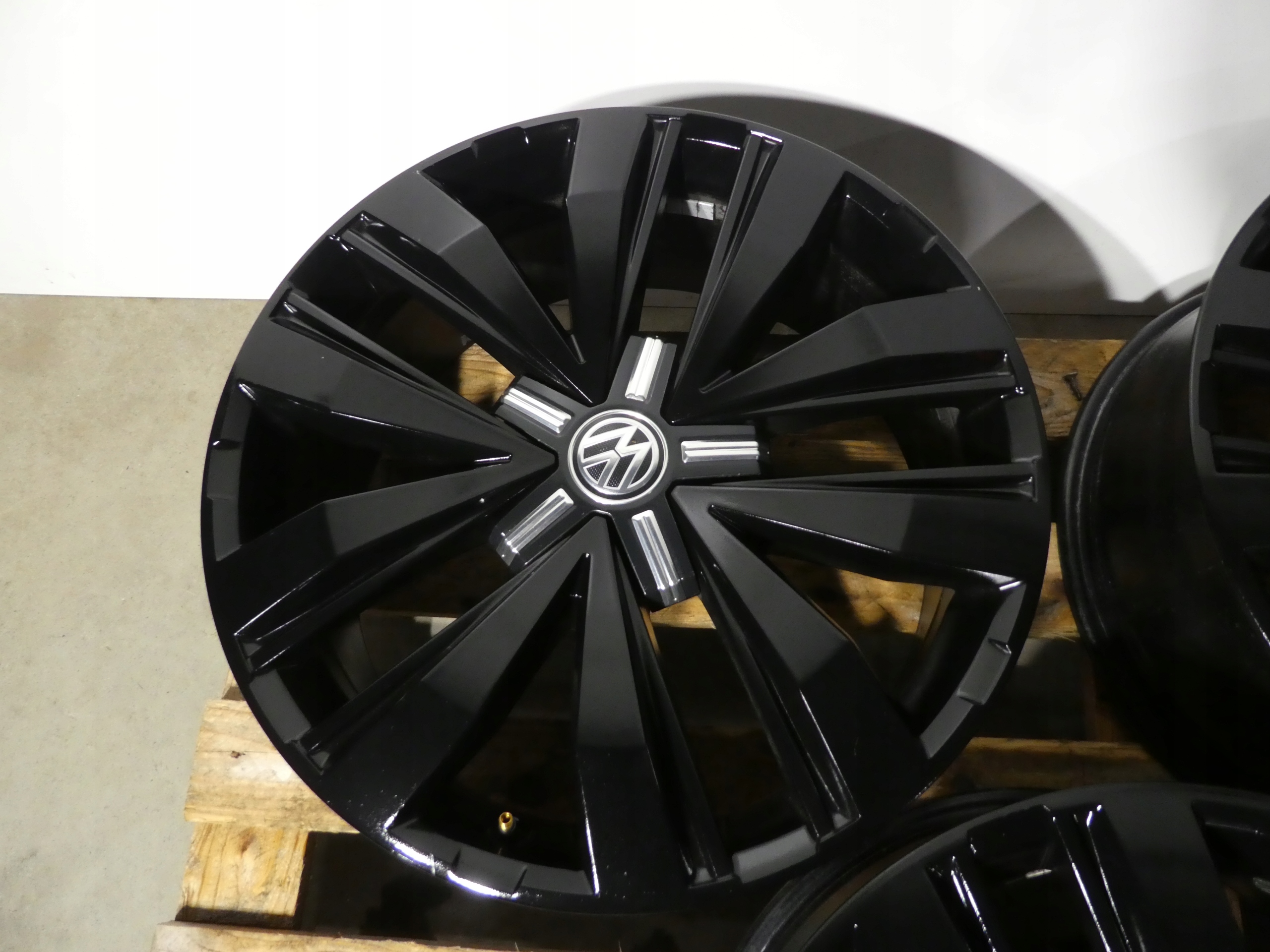4X discs disc VW AMAROK 2H6601025F 5X120 20CALI