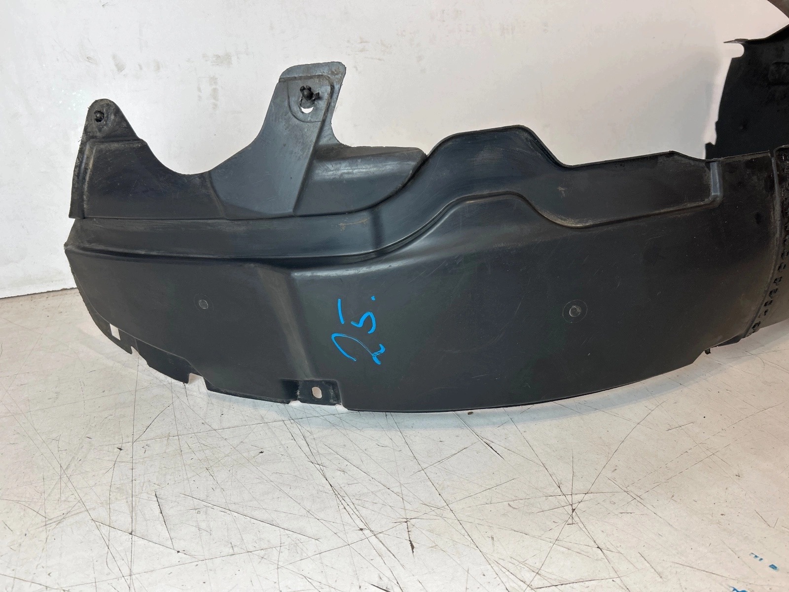 damaged mudguard right front Ssangyong Korando III