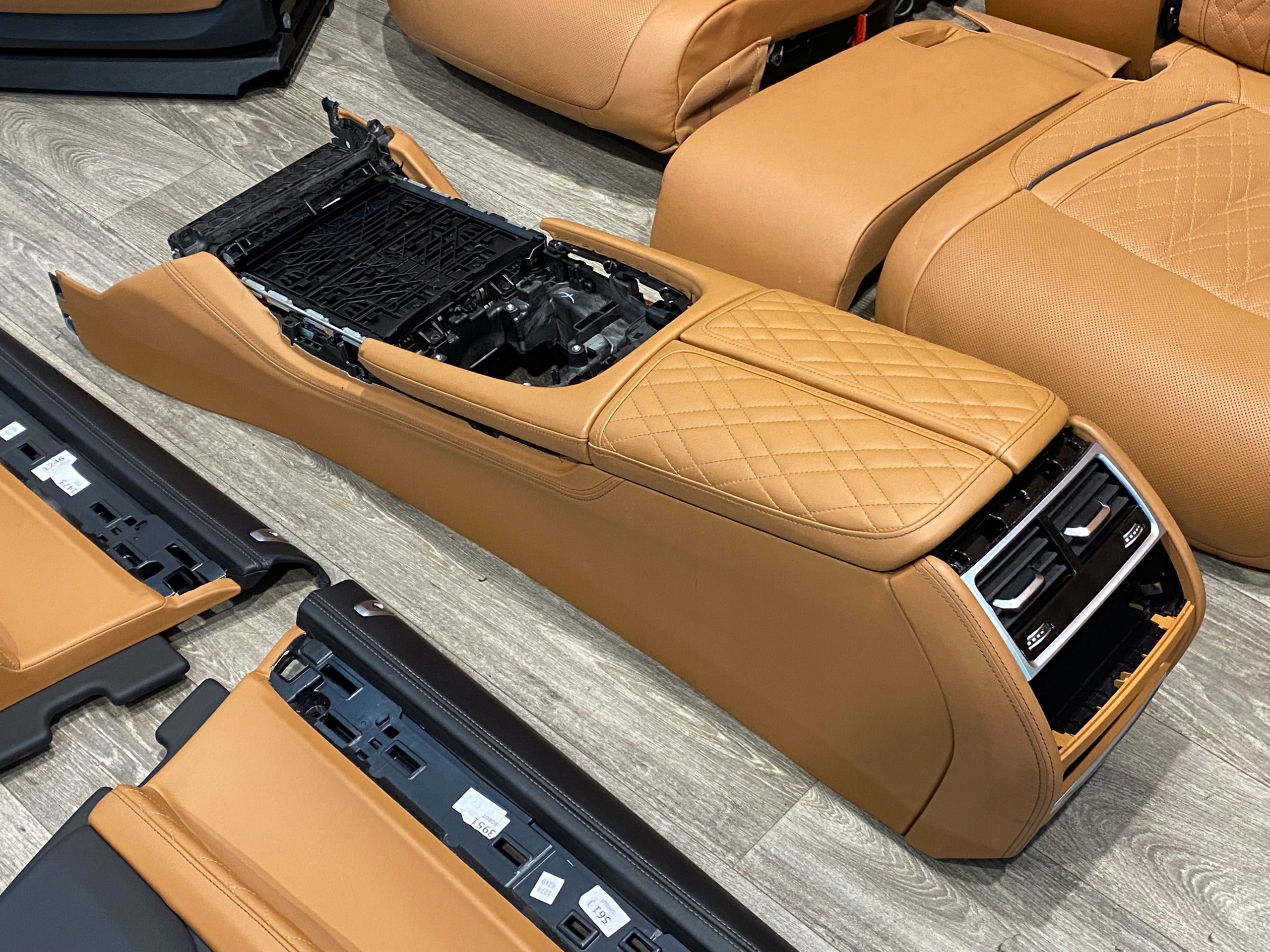 BMW 7 G12 кресла диван бочки Салон full