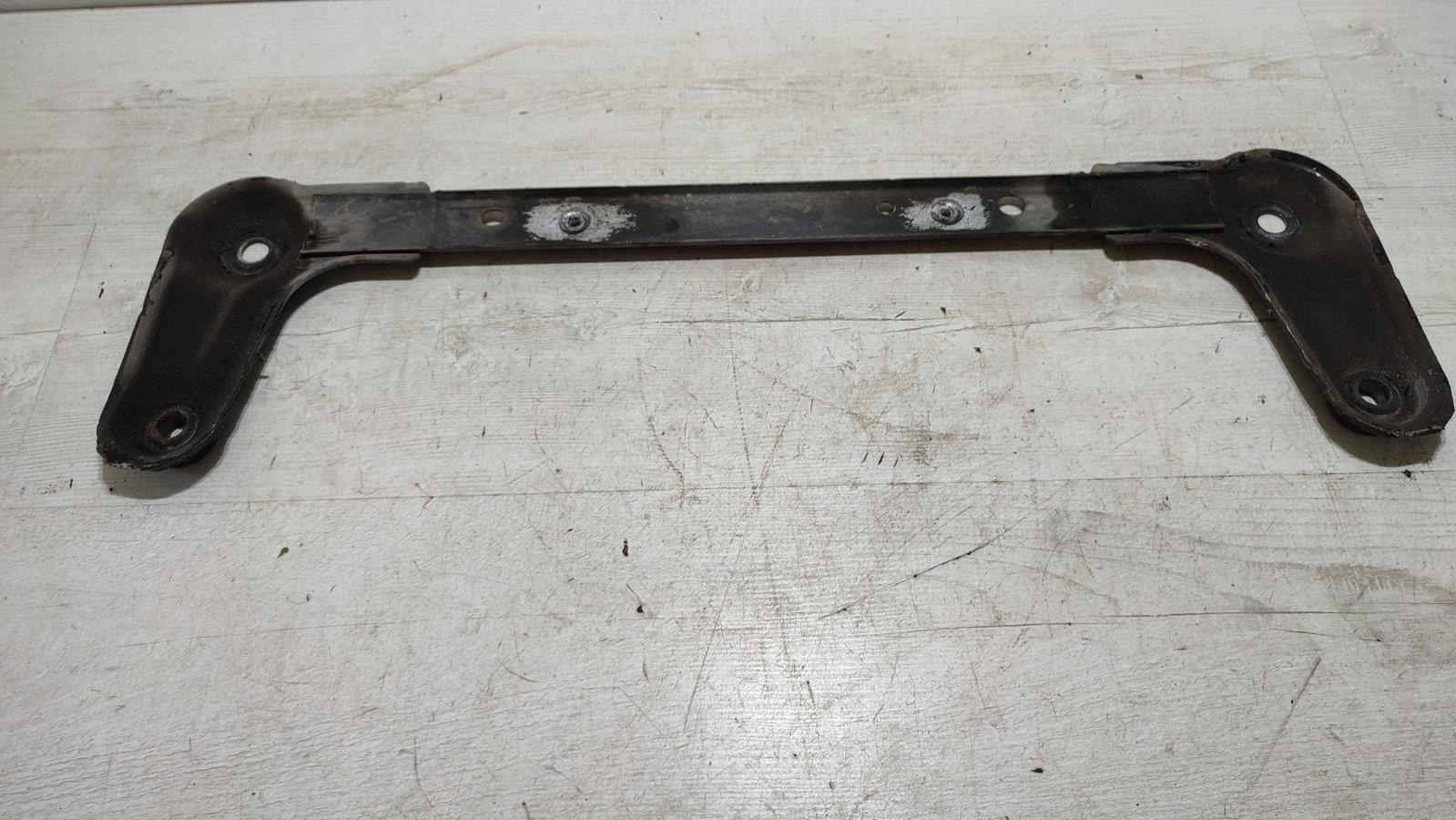 sider console below radiator Renault Captur
