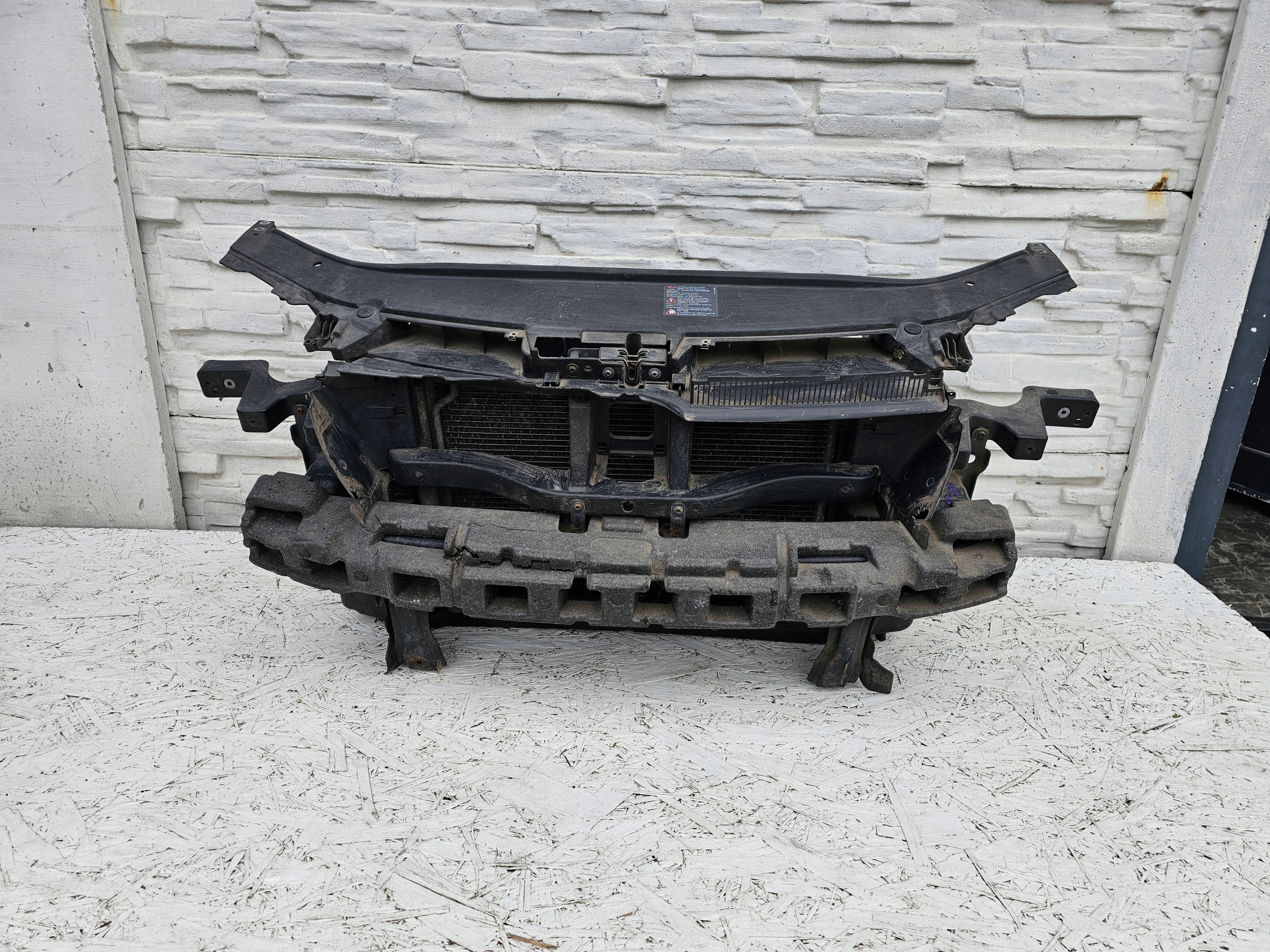 PASSAT B6 PAS PRZEDNI CHŁODNICE 2,0 BMR