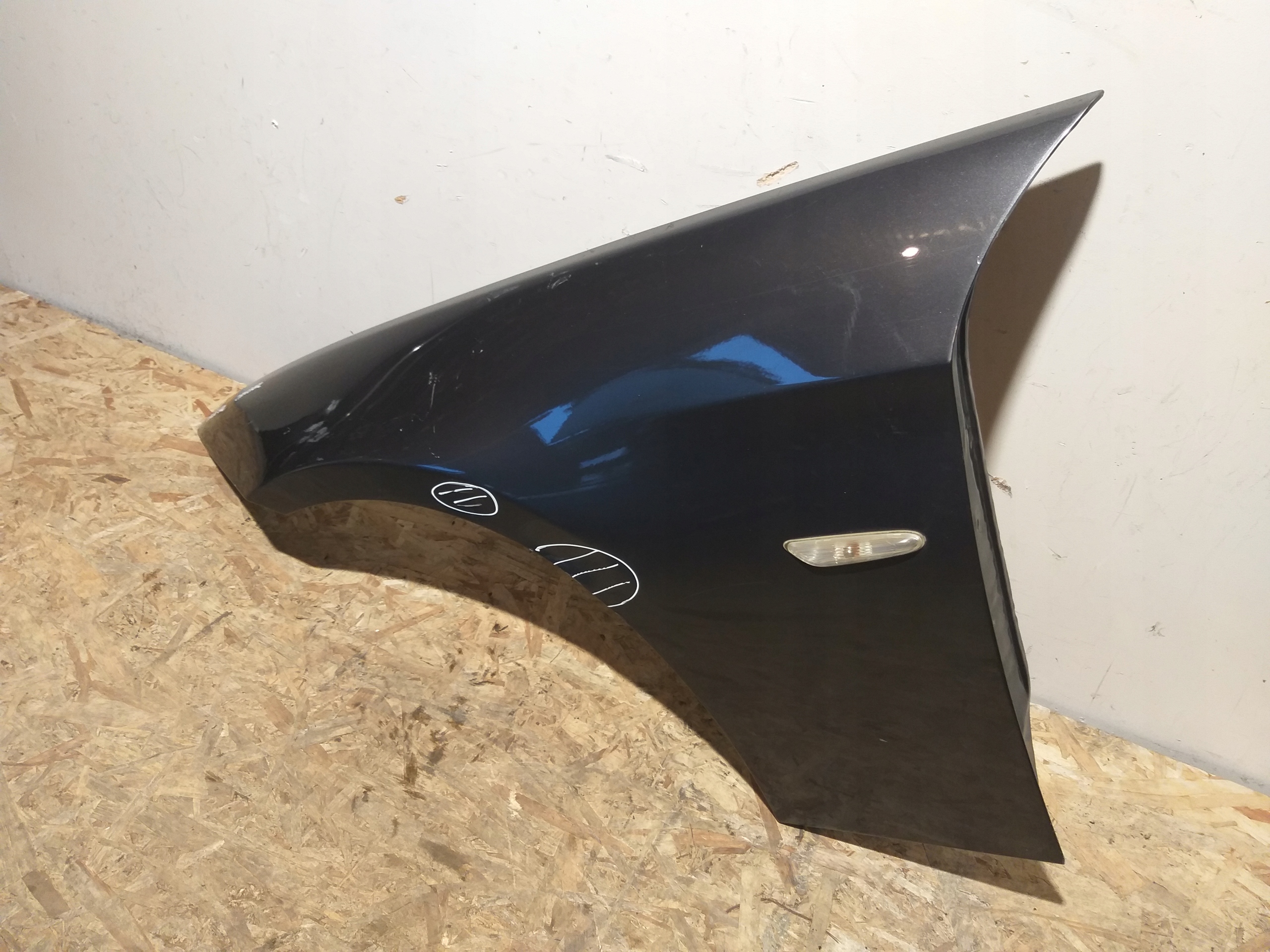 fender front left BMW 3 E90 E91