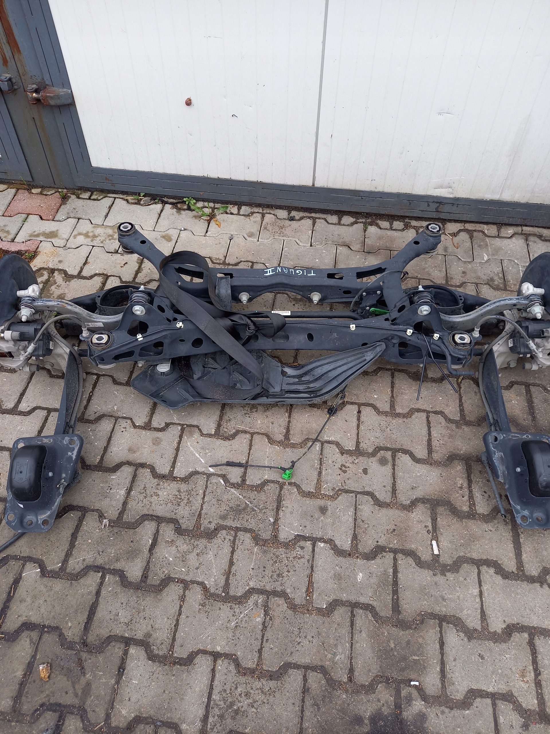 Zawieszenie tył belka VW Tiguan II Numer katalogowy części Zawieszenie tył belka VW Tiguan II