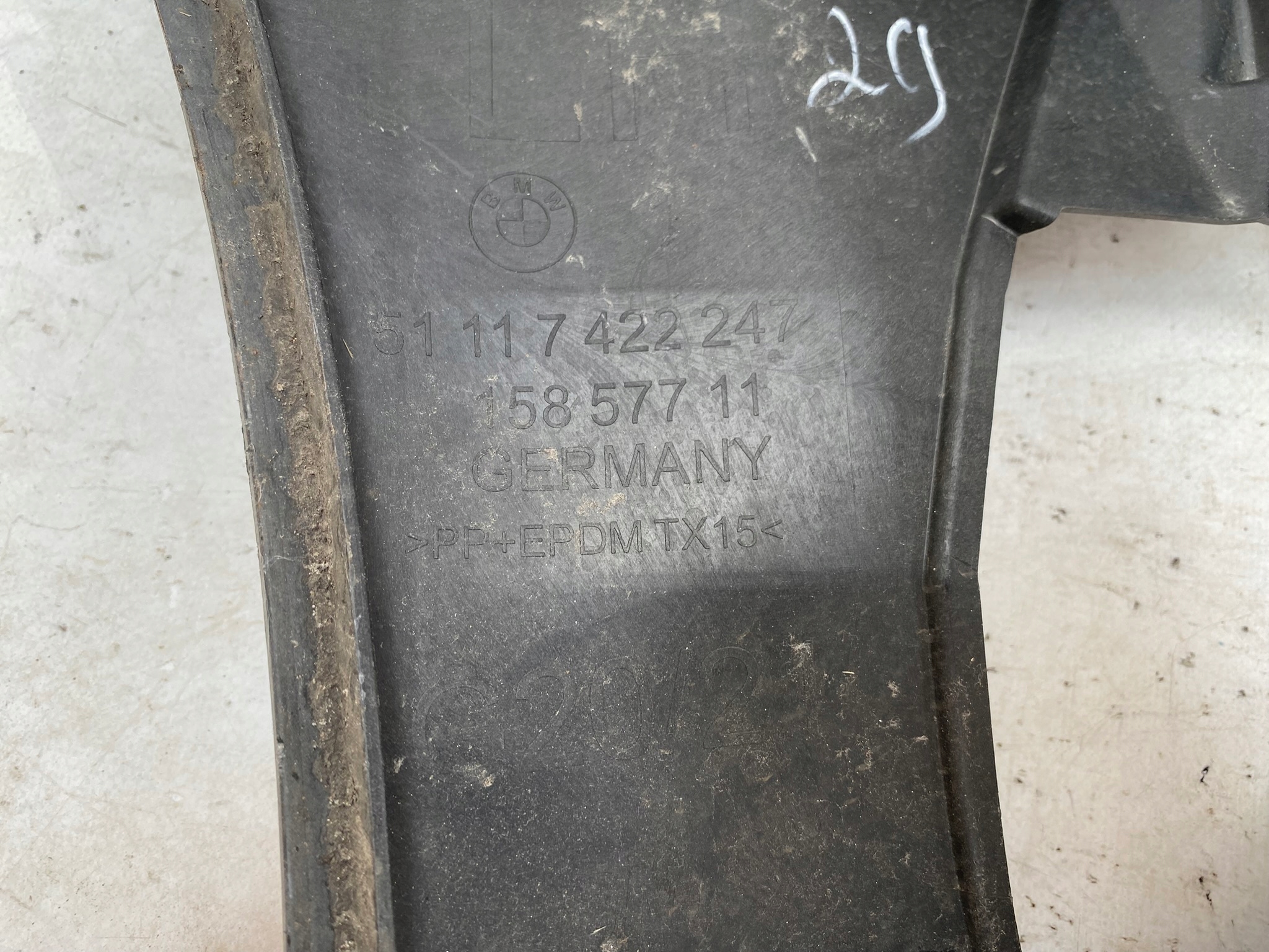 BMW 3 G20 G21 18- bumper bracket left front 7422247