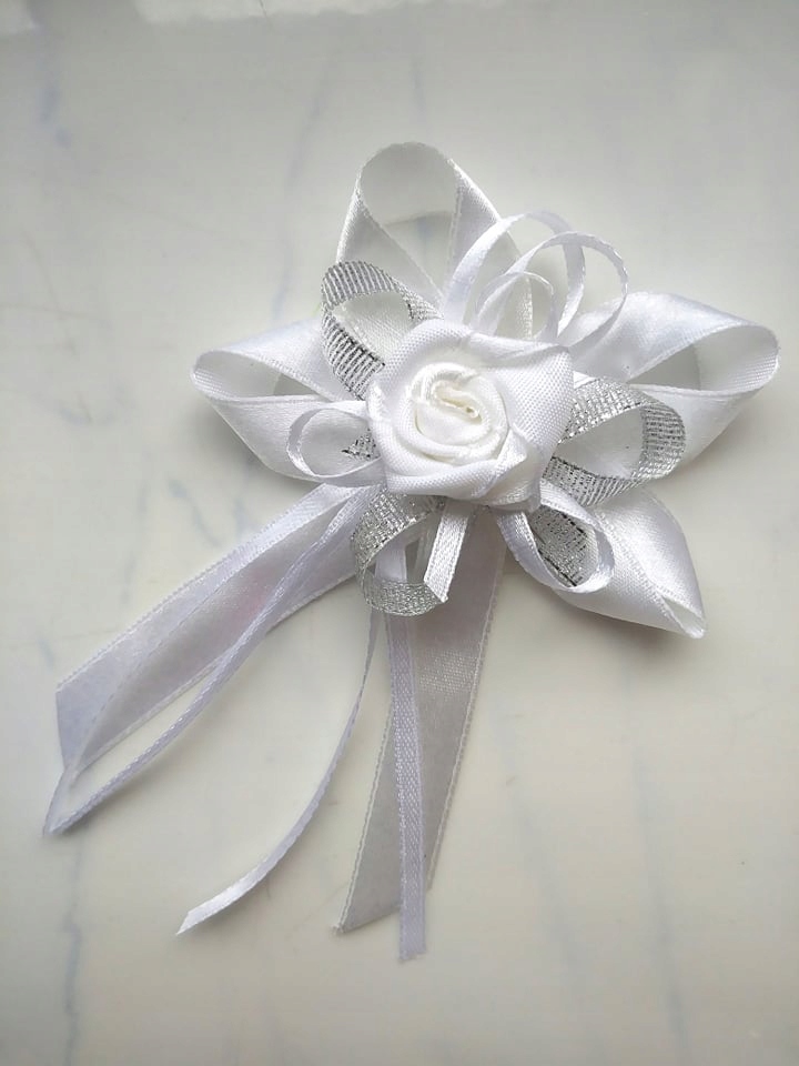 Kotyliony dla rodziców duże kokardki przypinki Rodzaj kotylion