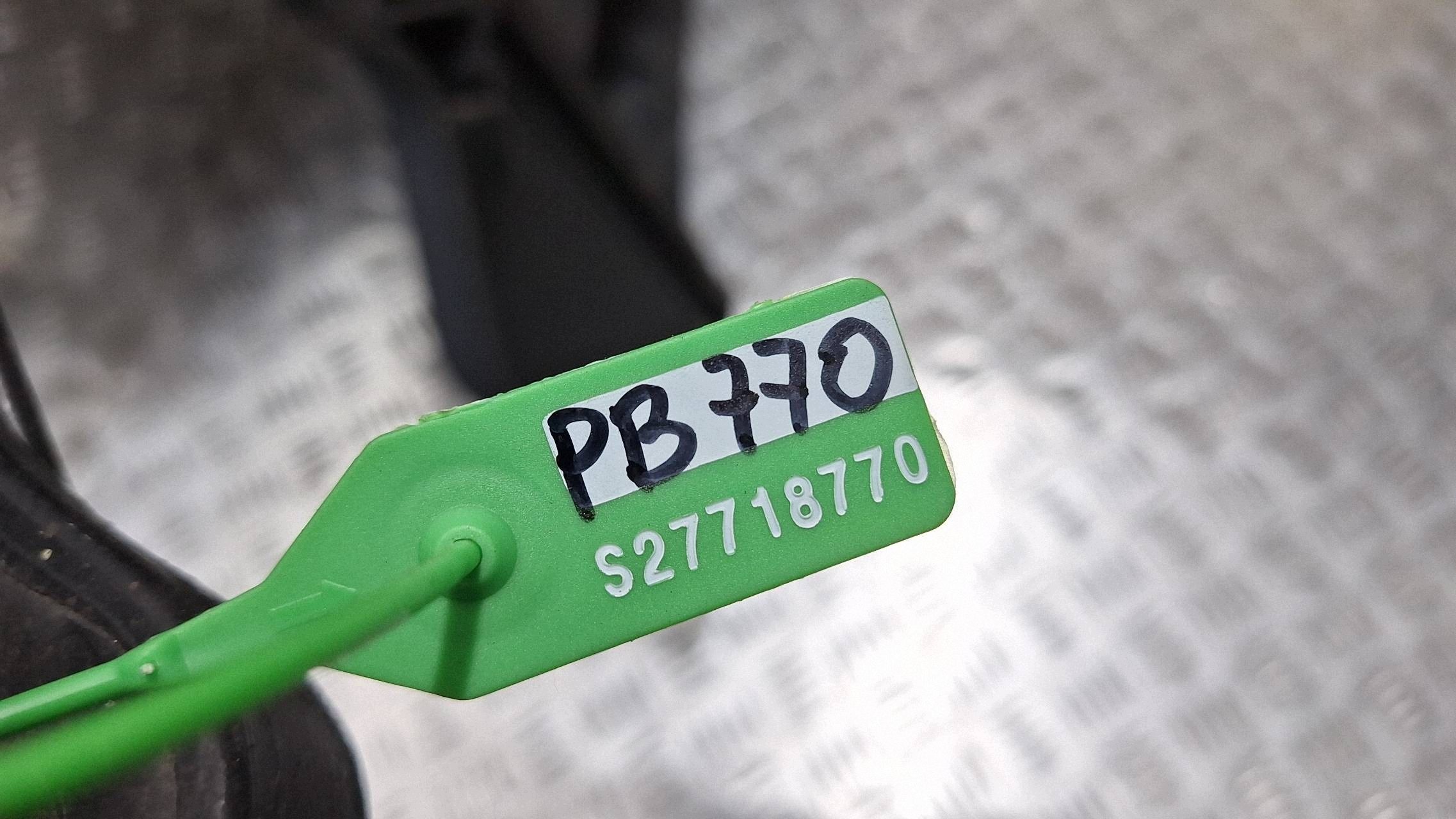 stěna chladičů příčka železná 7193748 BMW E81 E87