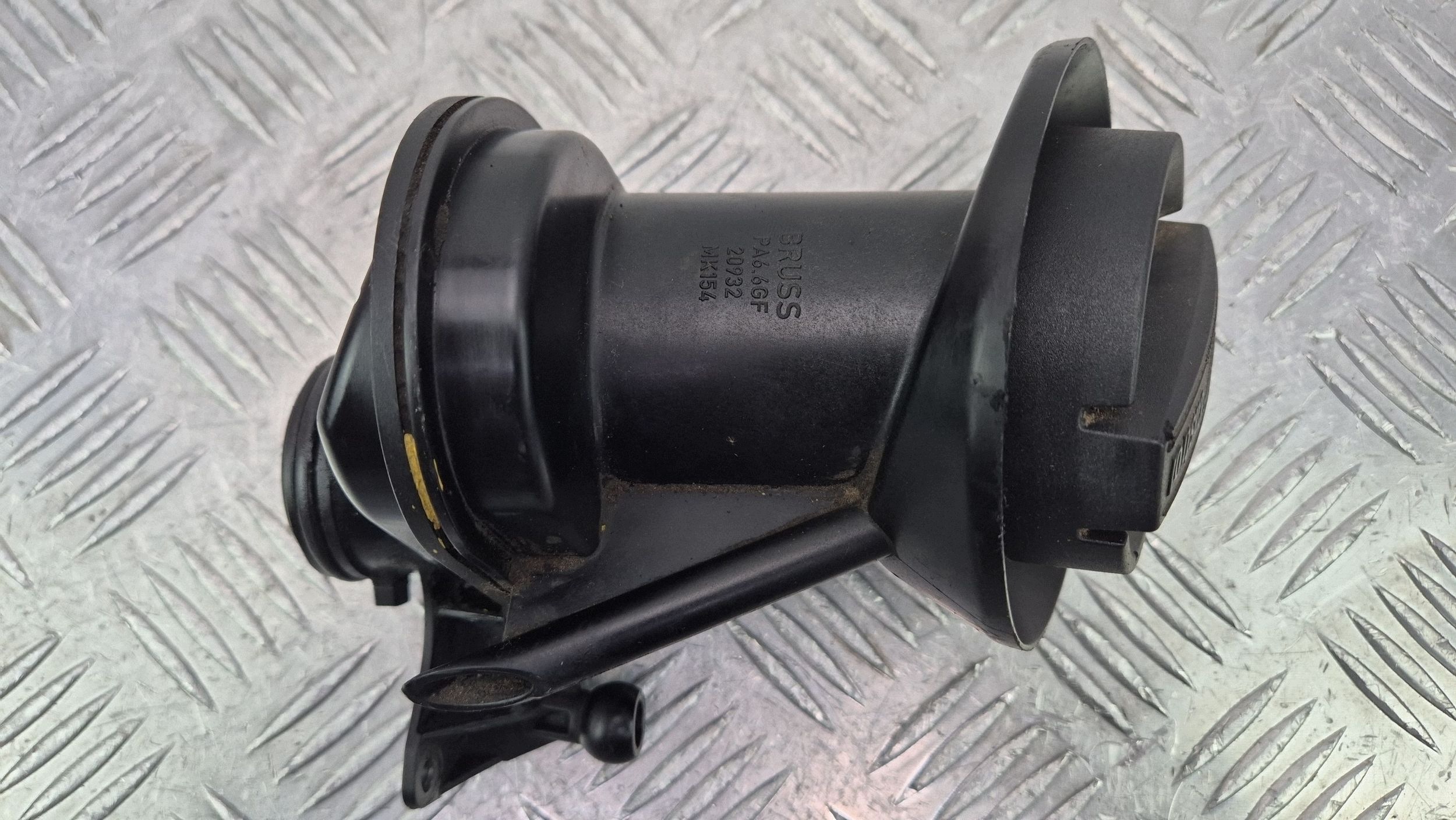 Abdeckung der Ventile BMW X3 F25 18d 7810587 N47D20C