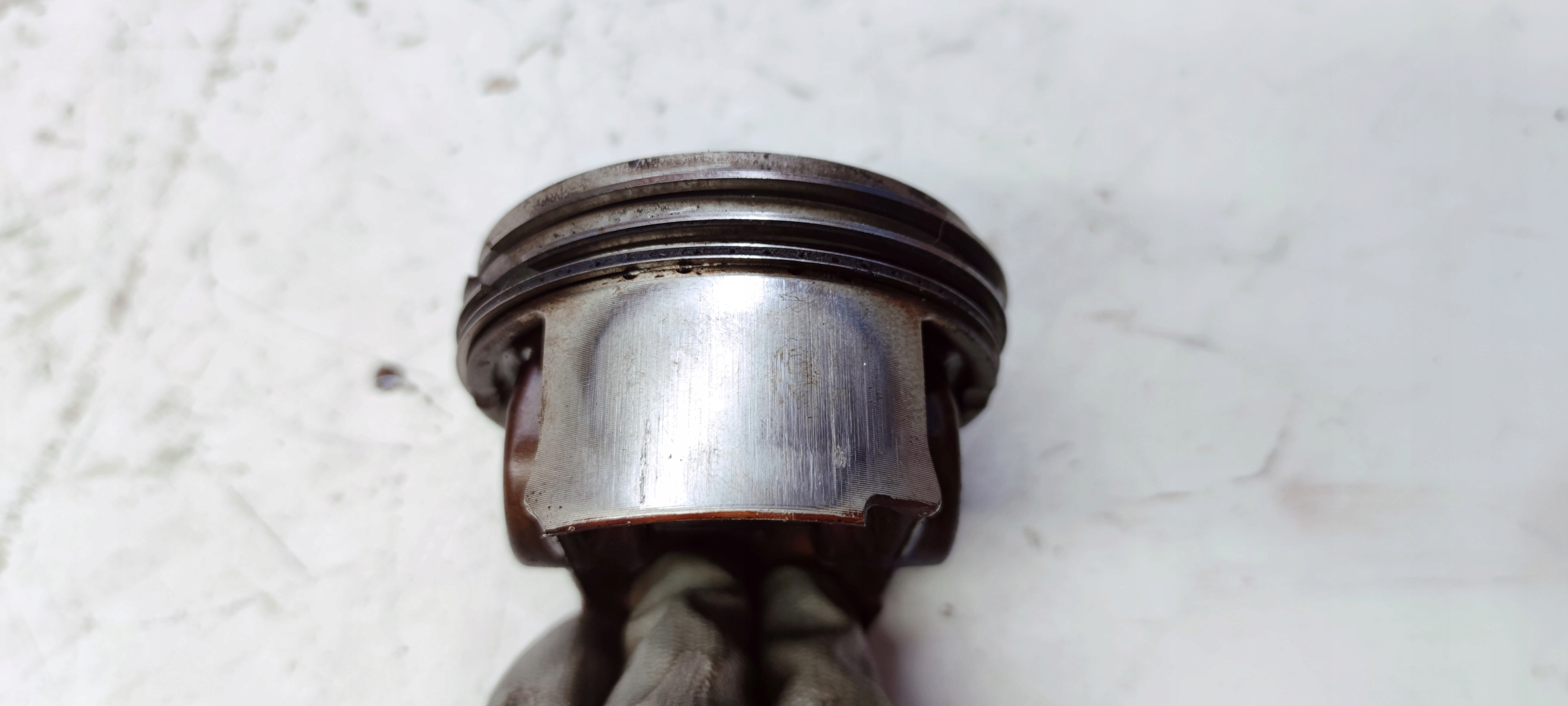 piston left AUDI 3.0TFSI CAJ 84L111 *1*