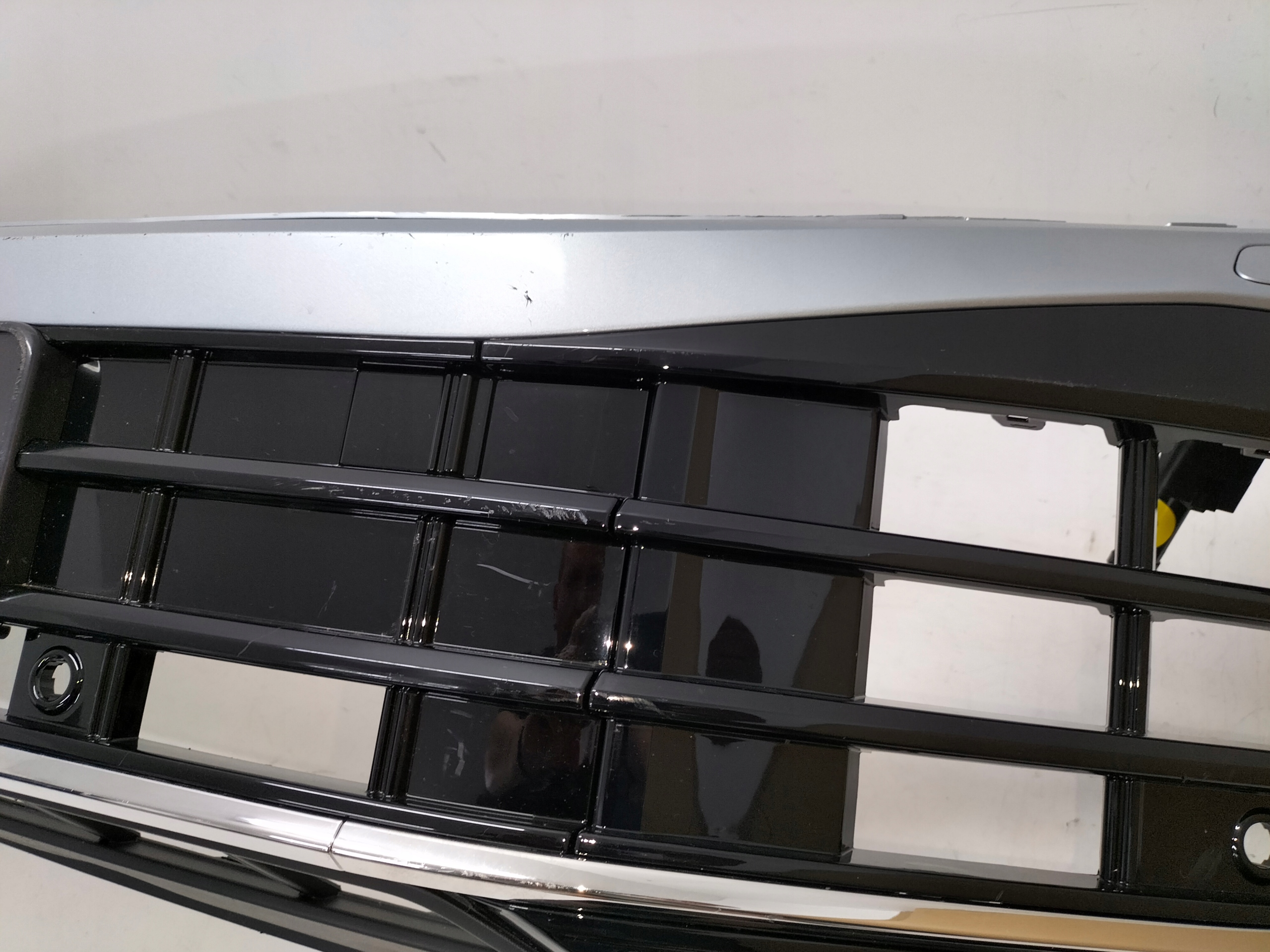Frontstoßstange vorne VW TOUAREG III LIFT 23