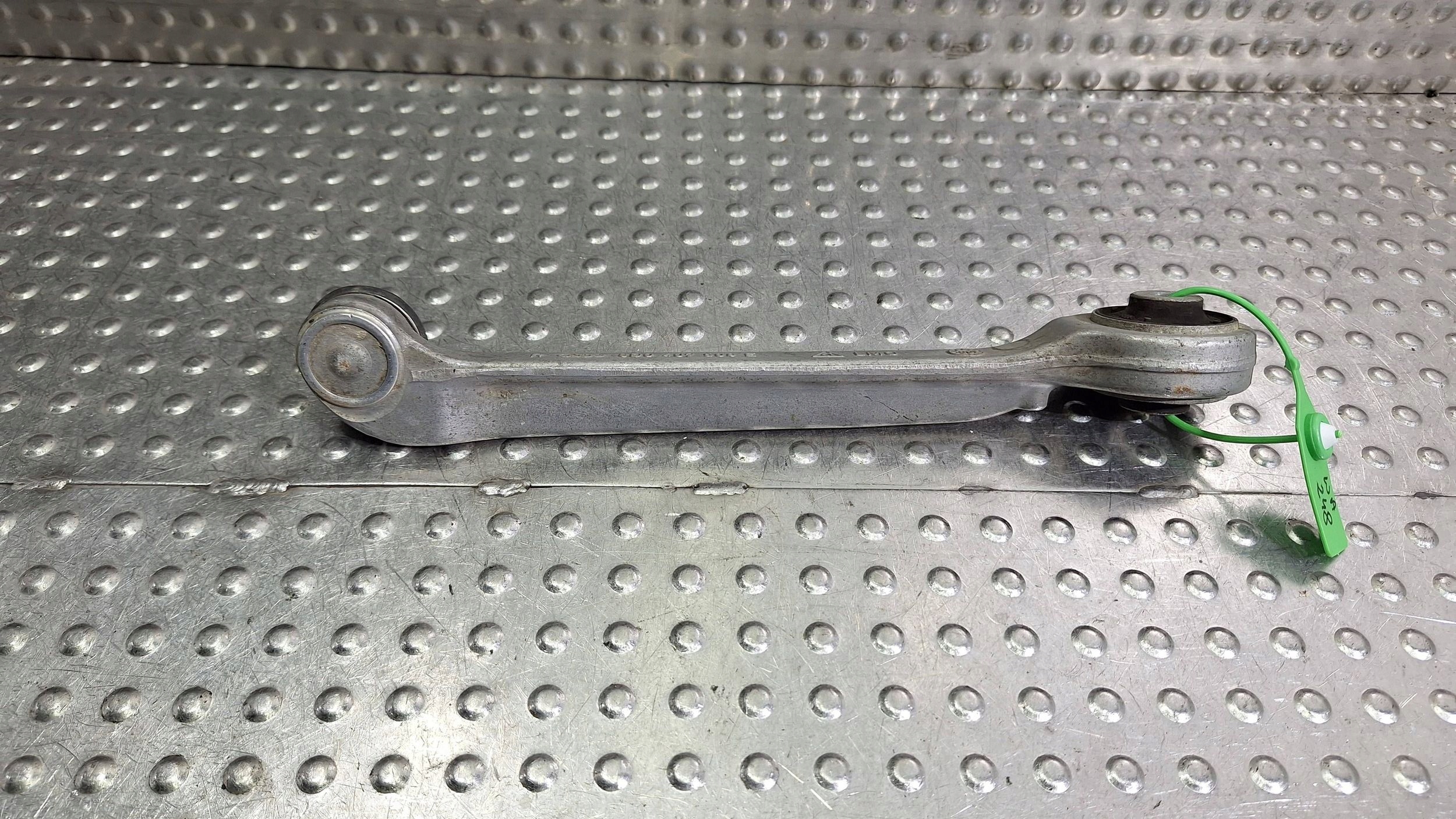 arm right front upper OE 8D0407508E AUDI A4 B6 A6 C5 PASSAT B5 SUPERB and
