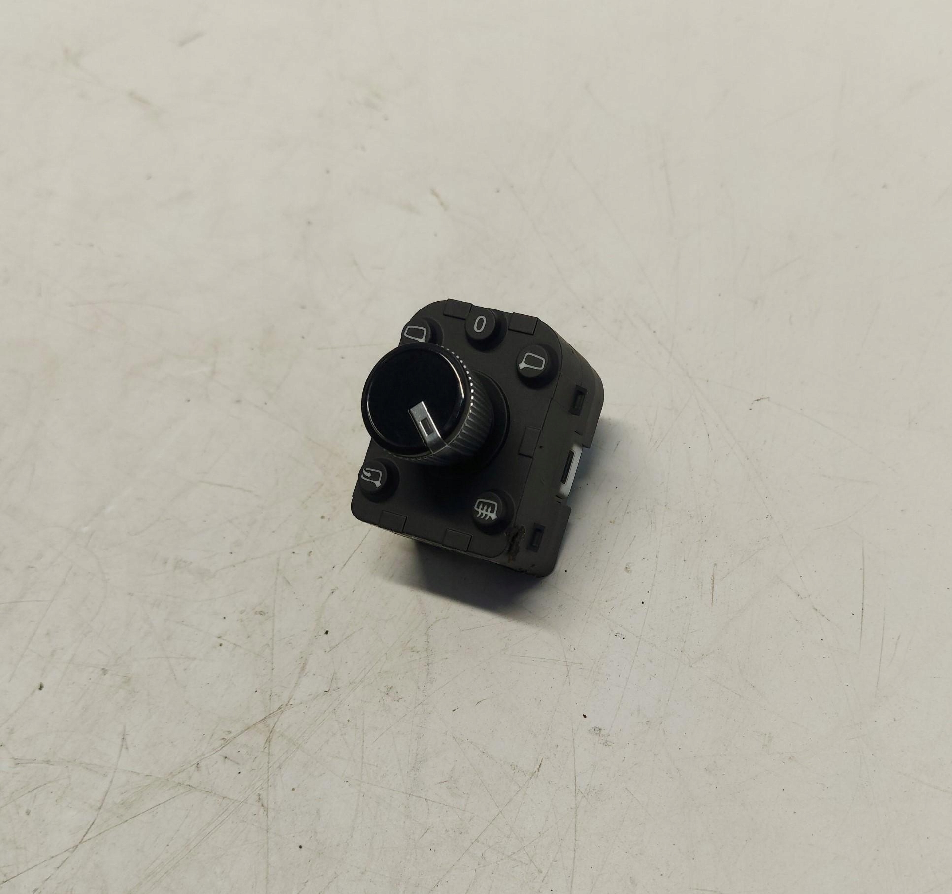 Audi A7 4K8 45 TFSI mirror control switch 4N0959565