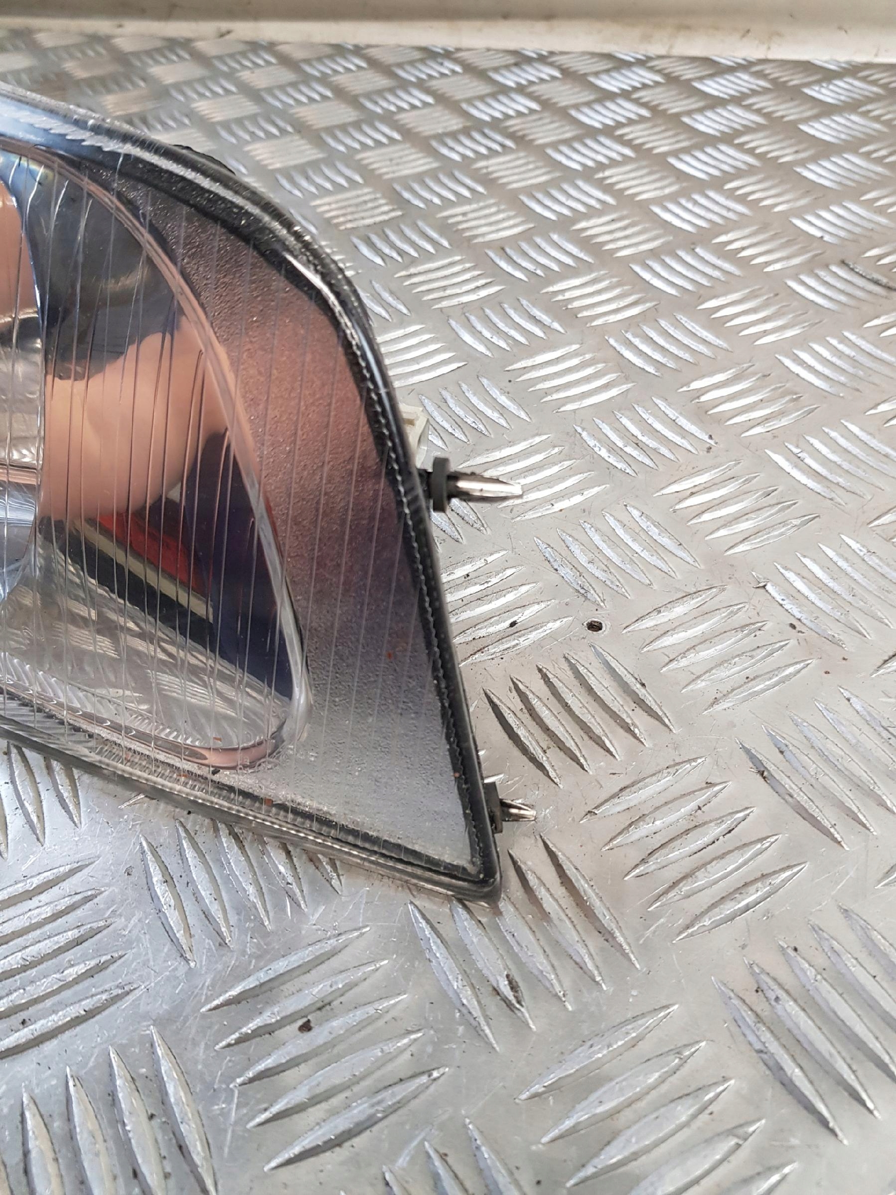 indicator left front 18A114B VOLVO V40 and