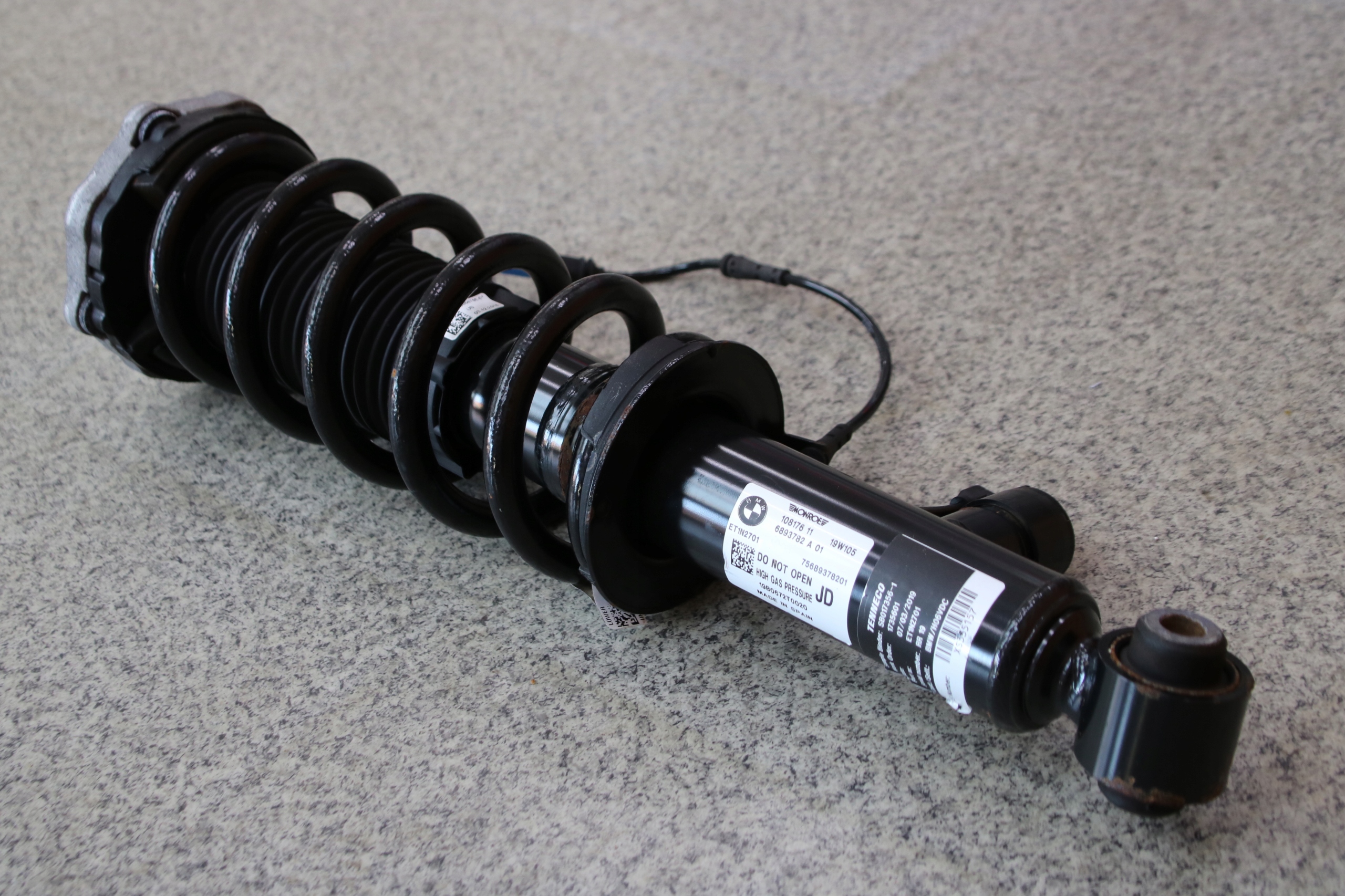 BMW X3 G01 30eX shock absorber right left rear part rear VDC 6893782