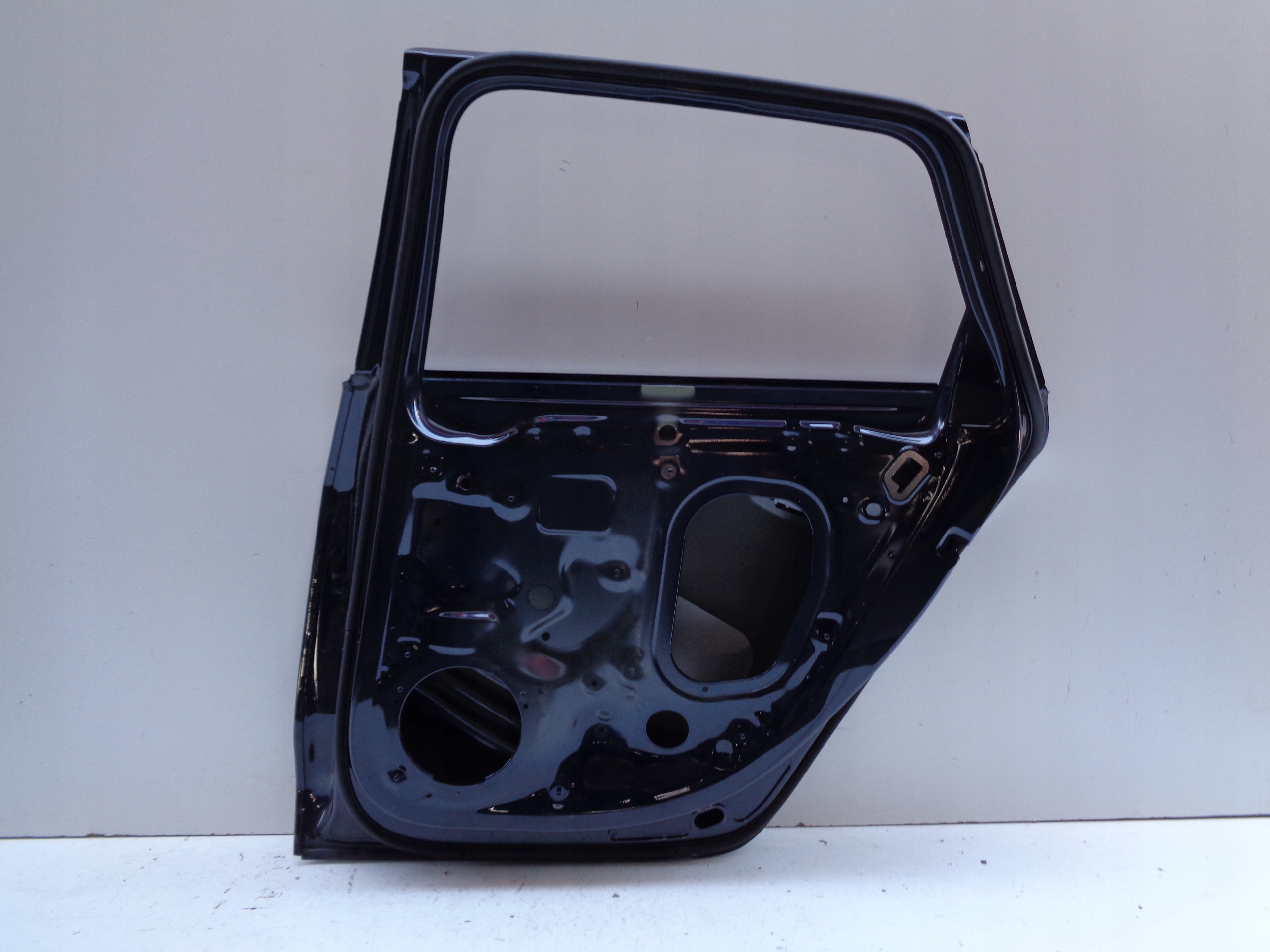 door right rear. AUDI A5 B10 24- KOMBI NR 52259