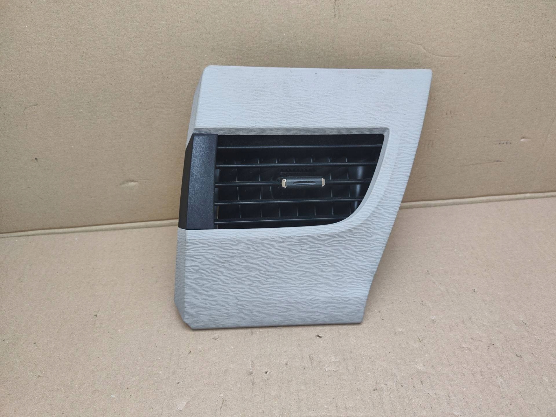 grid air conditioning devices left side upper Toyota Sienna 3 2011 55680-08010