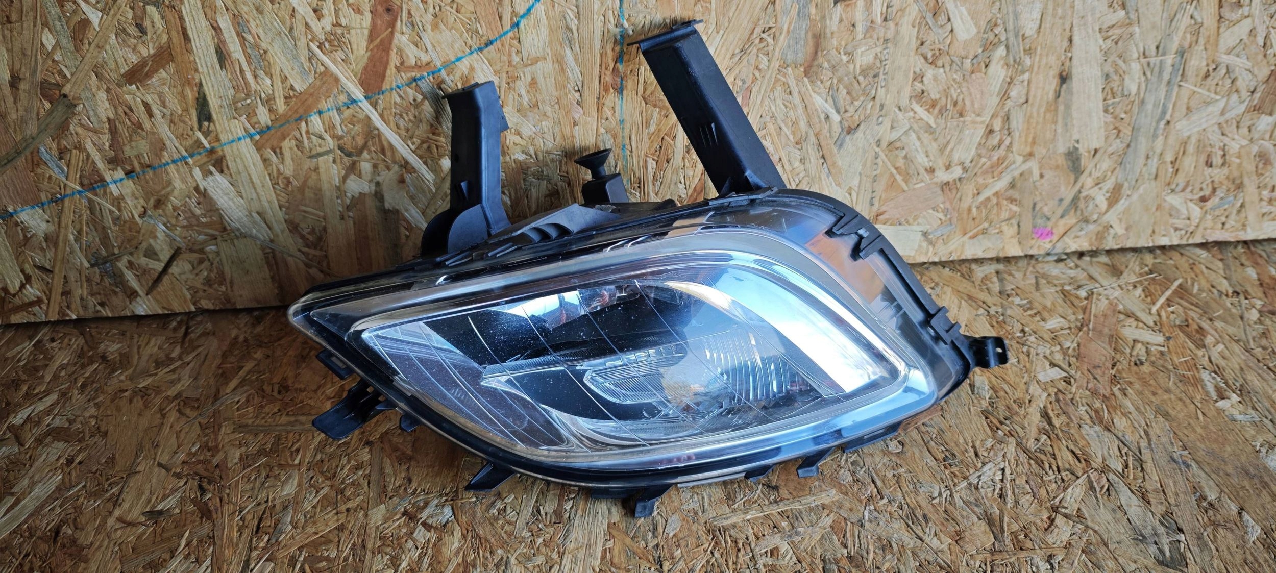 Reflektor front side right Opel Astra J 68011150